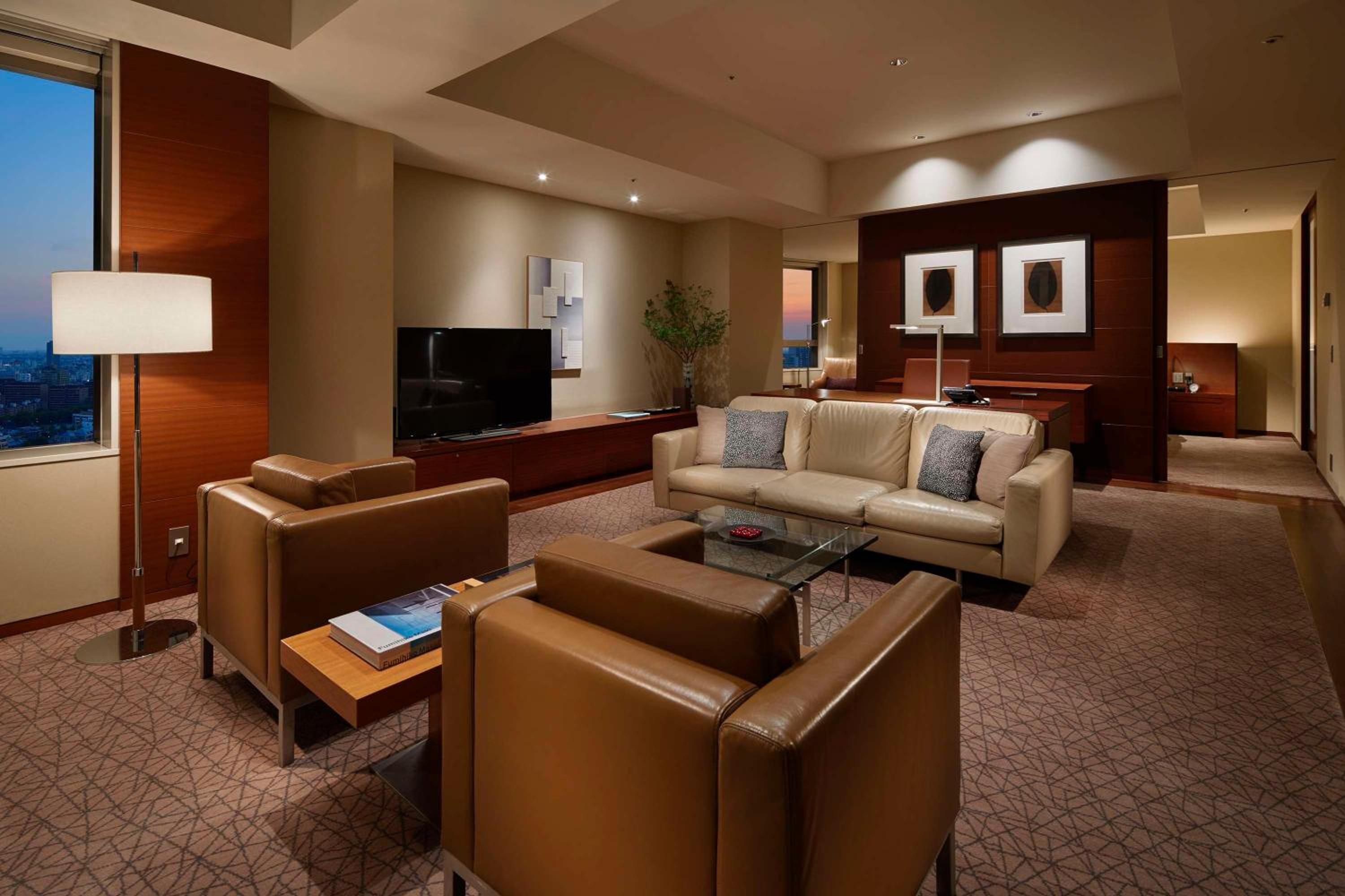 Diplomat Suite with One King Bed - Photo 1
