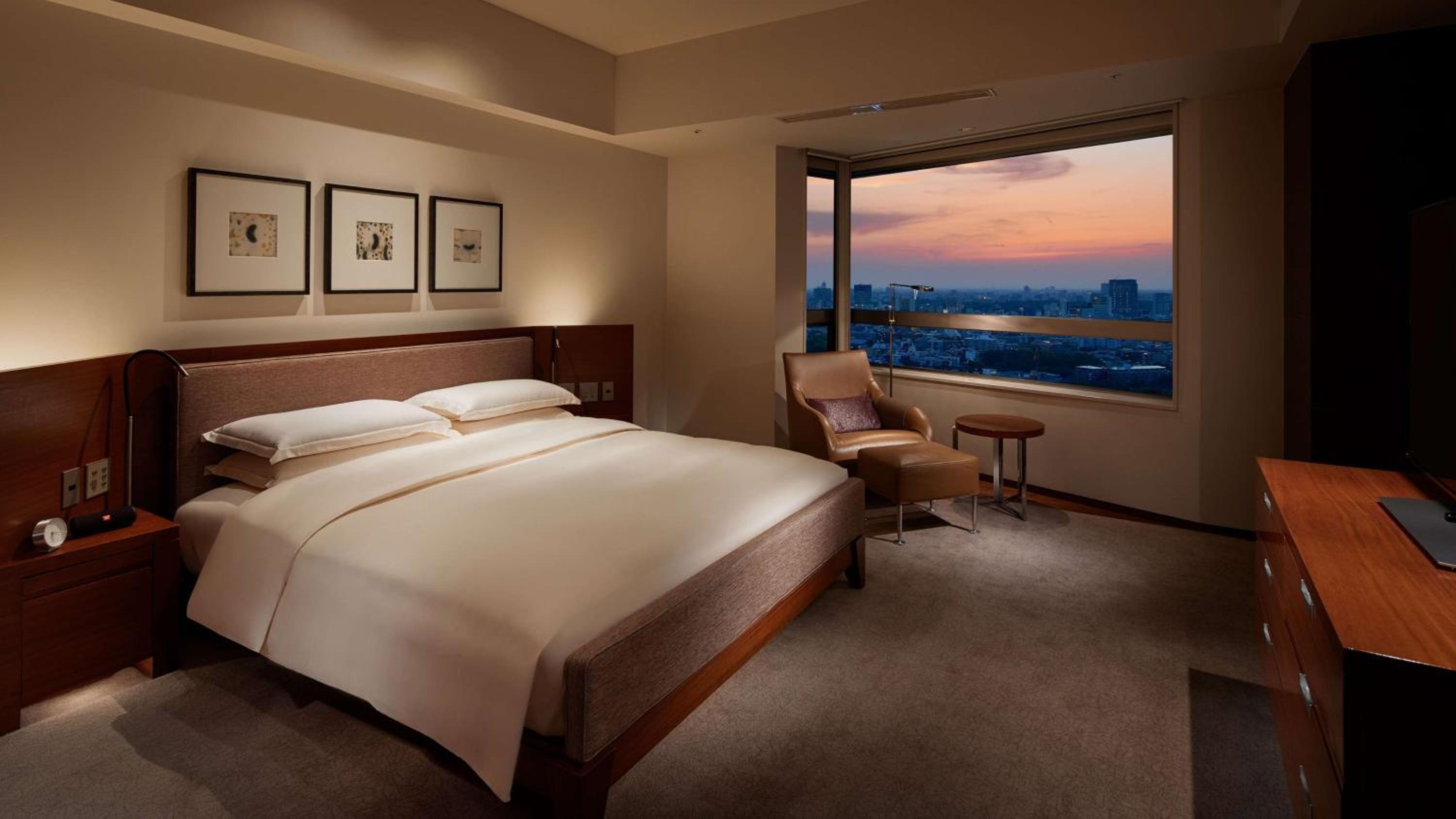 Grand Executive Suite with One King Bed Grand Executive Suite with One King Bed
