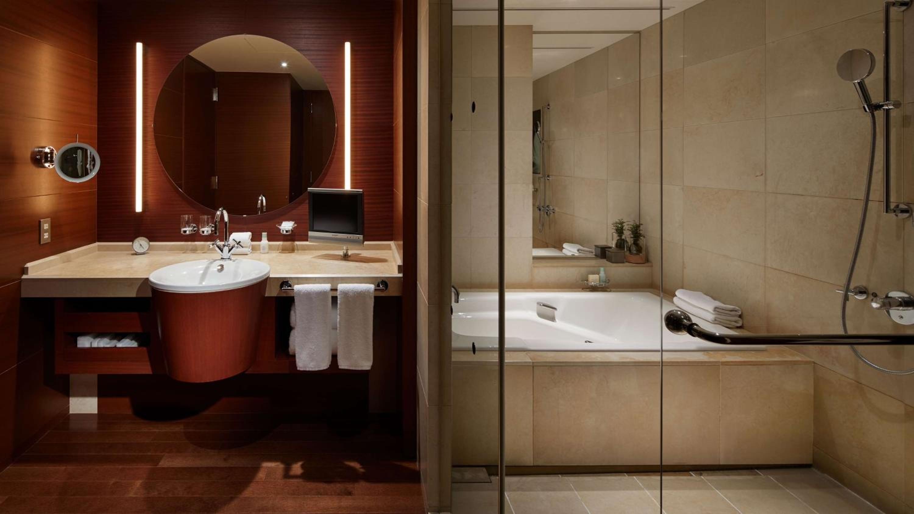 Grand Executive Suite with One King Bed Grand Executive Suite with One King Bed