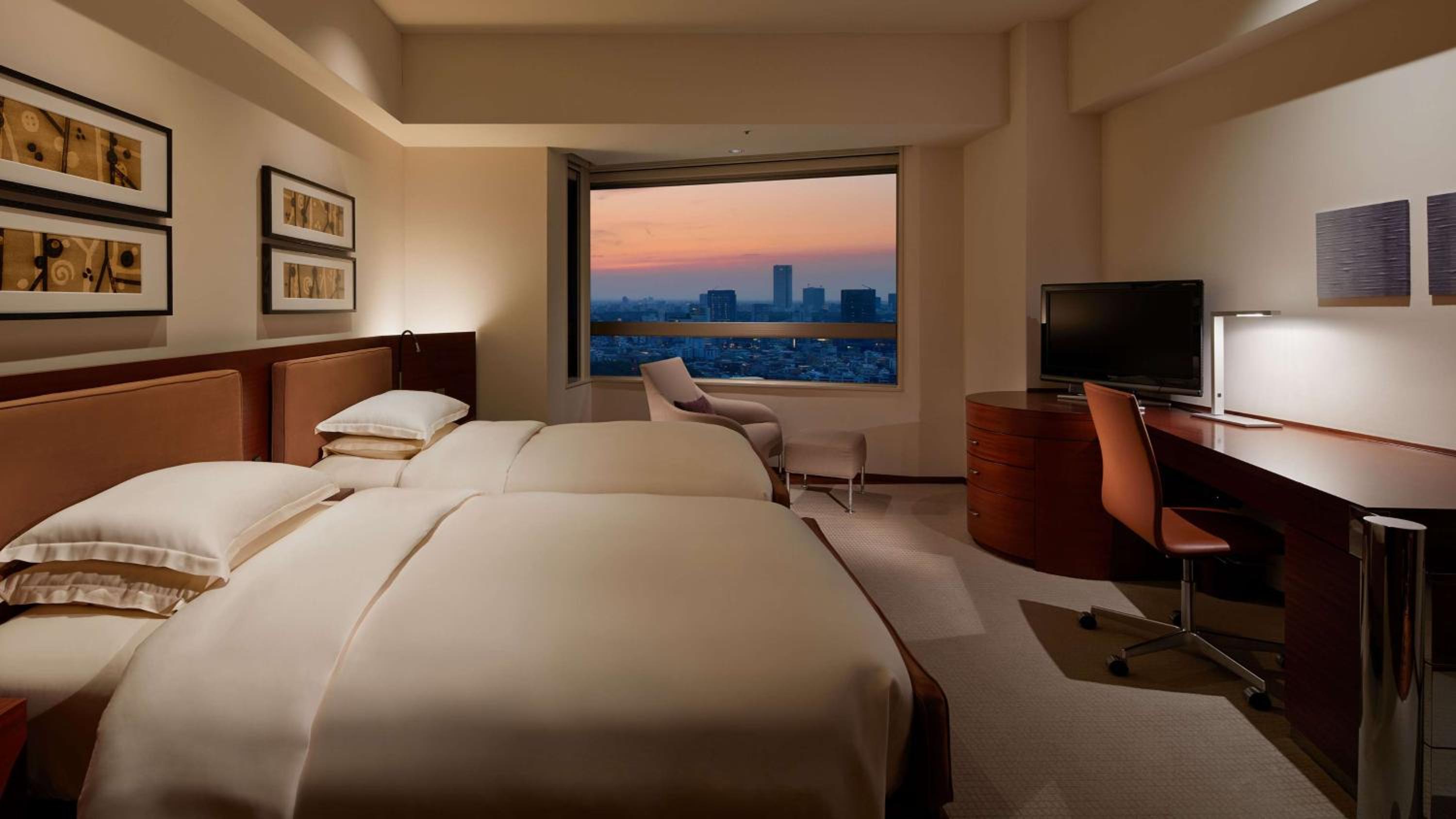 Twin Room - Club Access - Photo 1