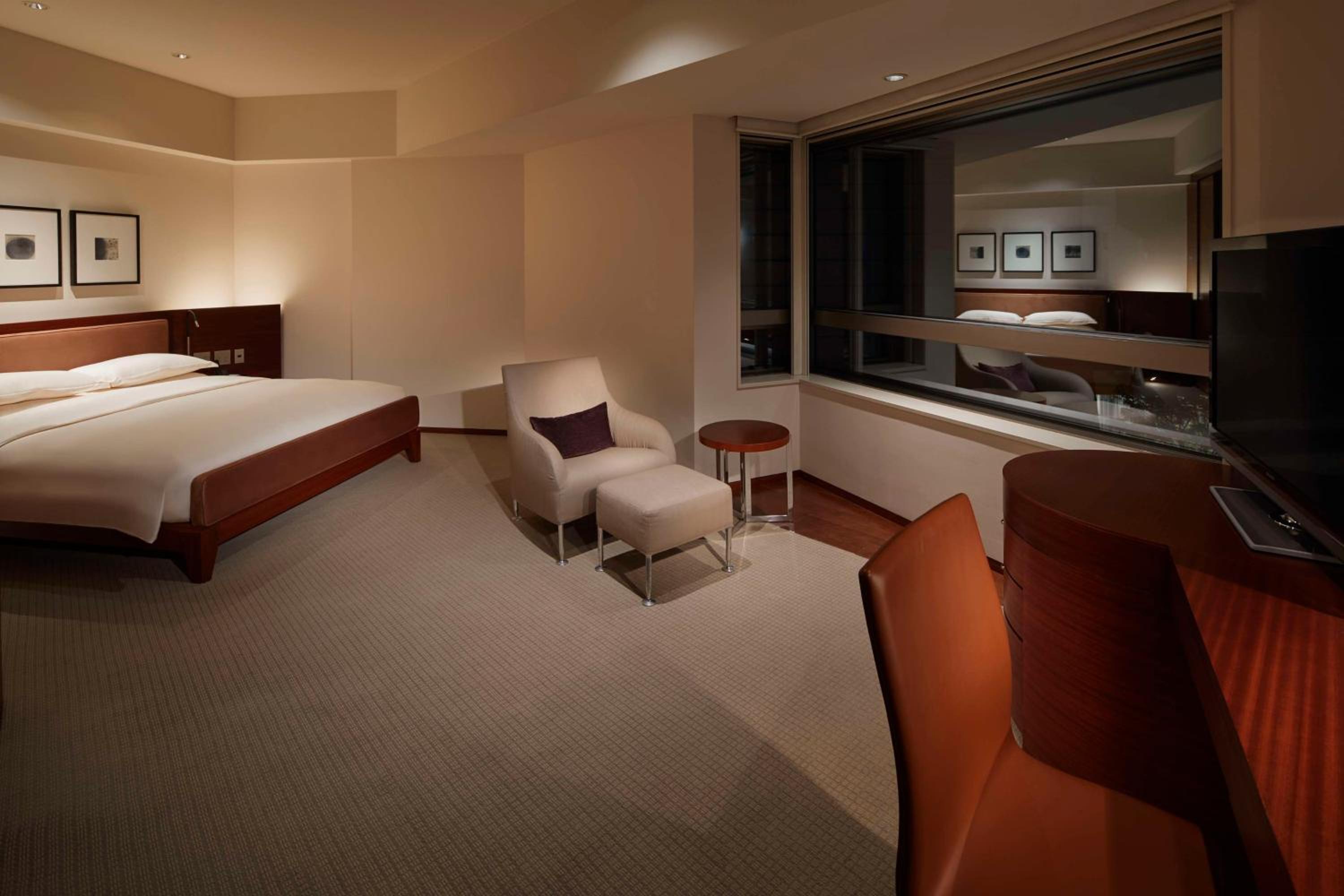 Deluxe King Room - Photo 1