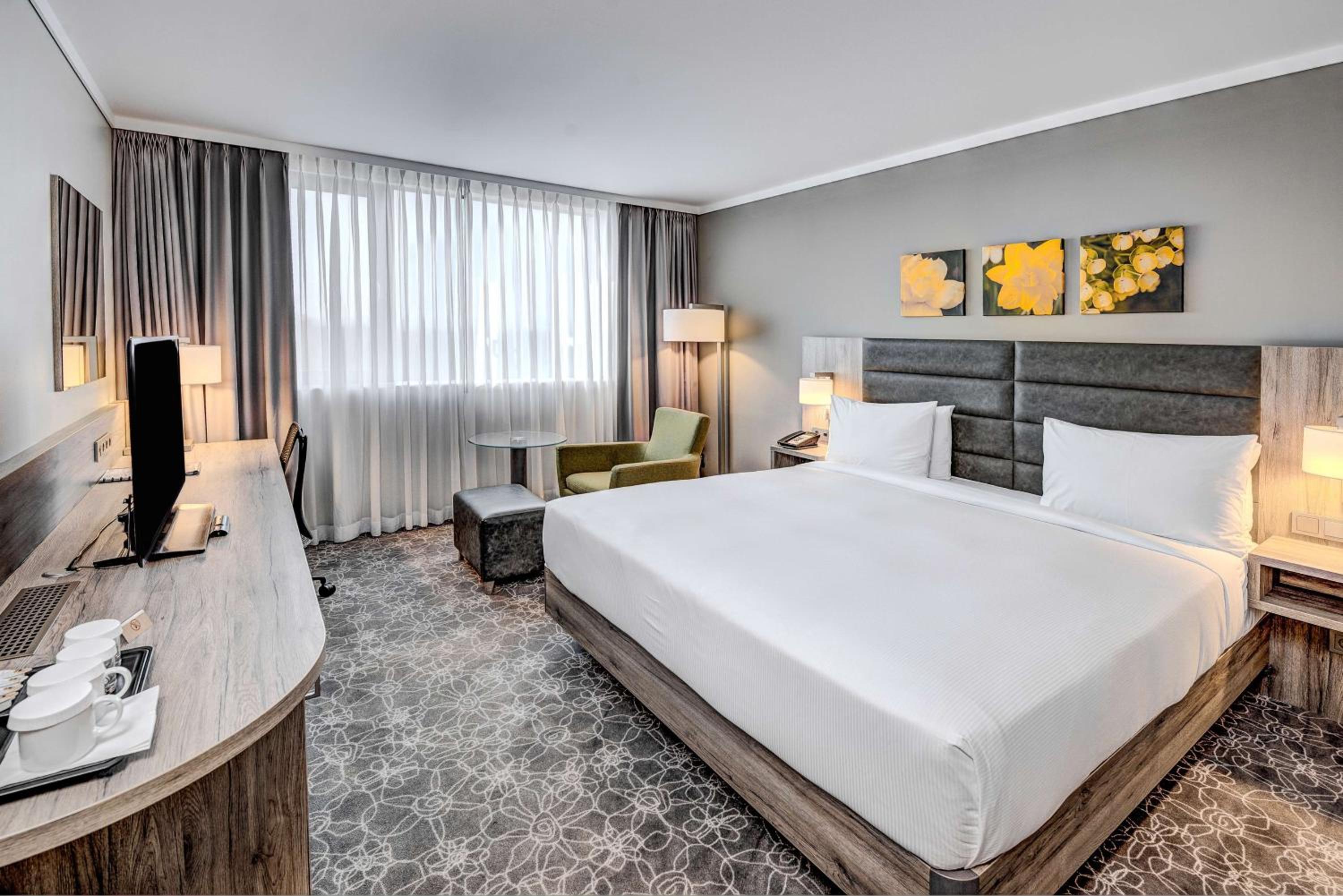 King Guest Room - Photo 1