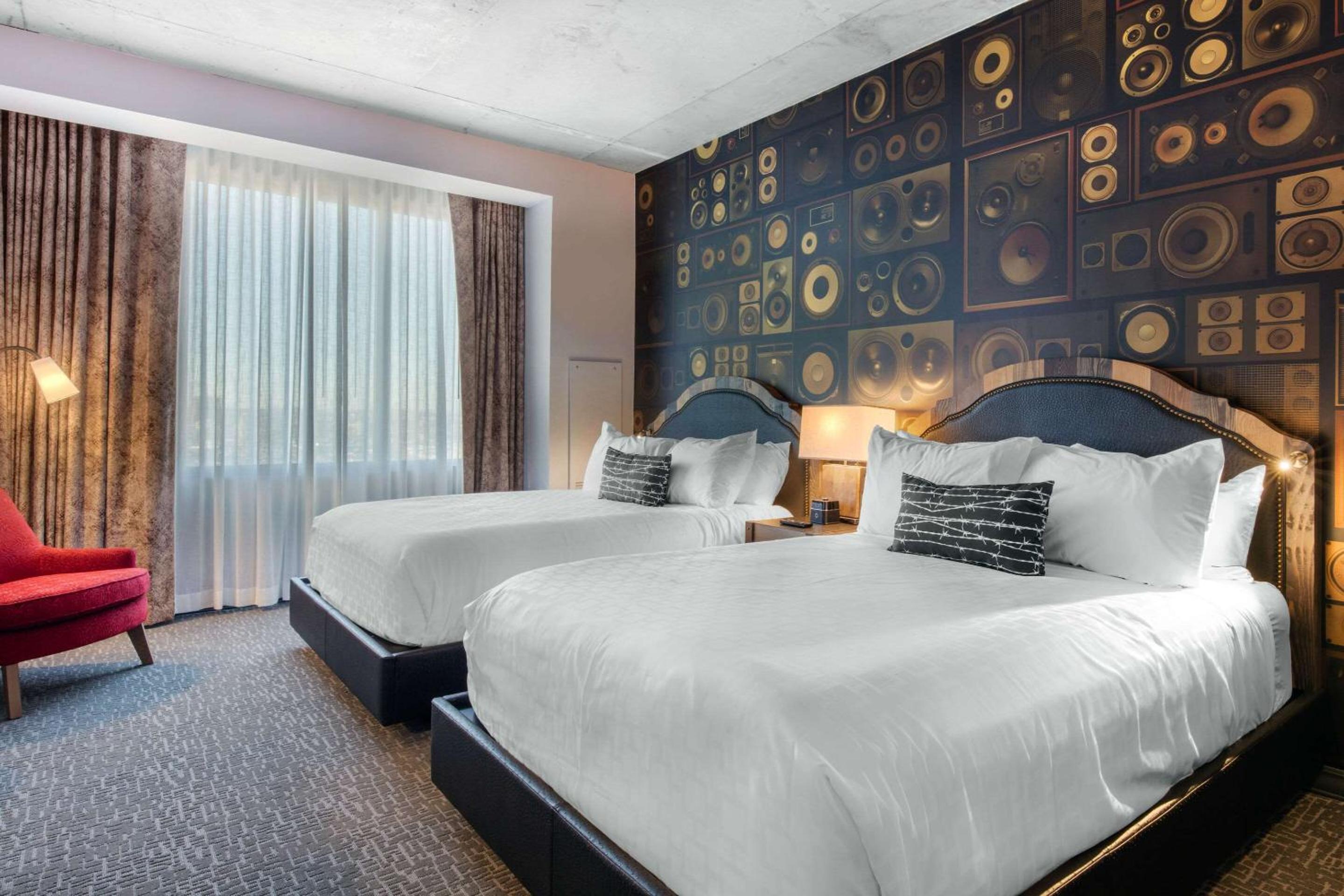 Queen Room with Two Queen Beds - Accessible/Non-Smoking  photo 3