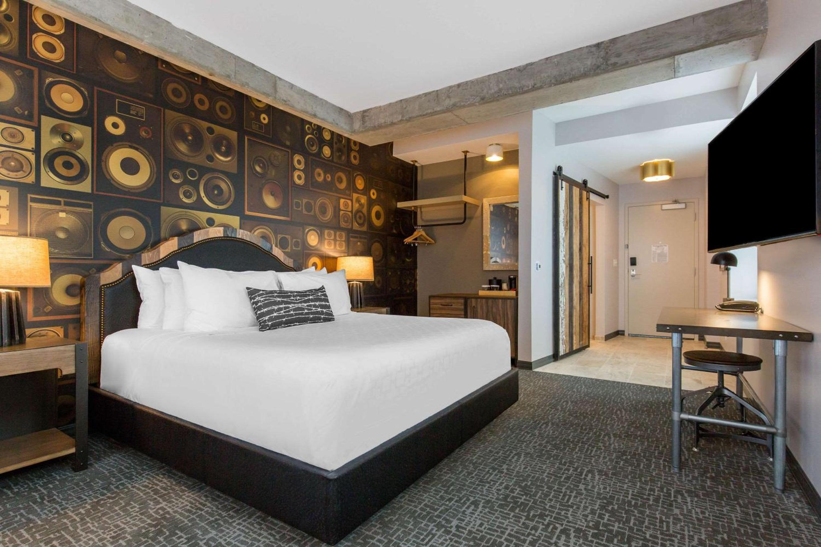 King Room - Accessible/Non-Smoking