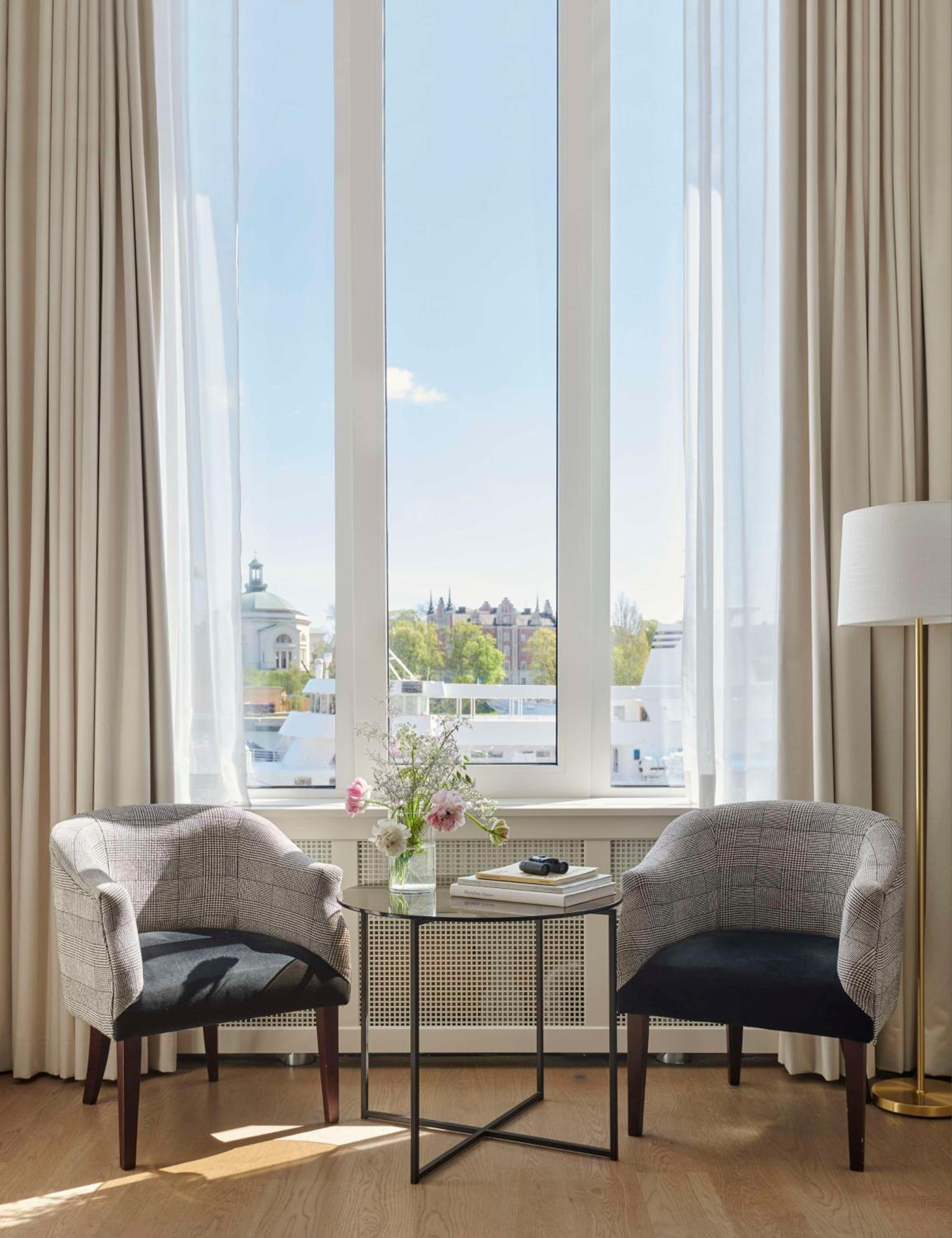 Deluxe King Room with Sea View - Photo 2