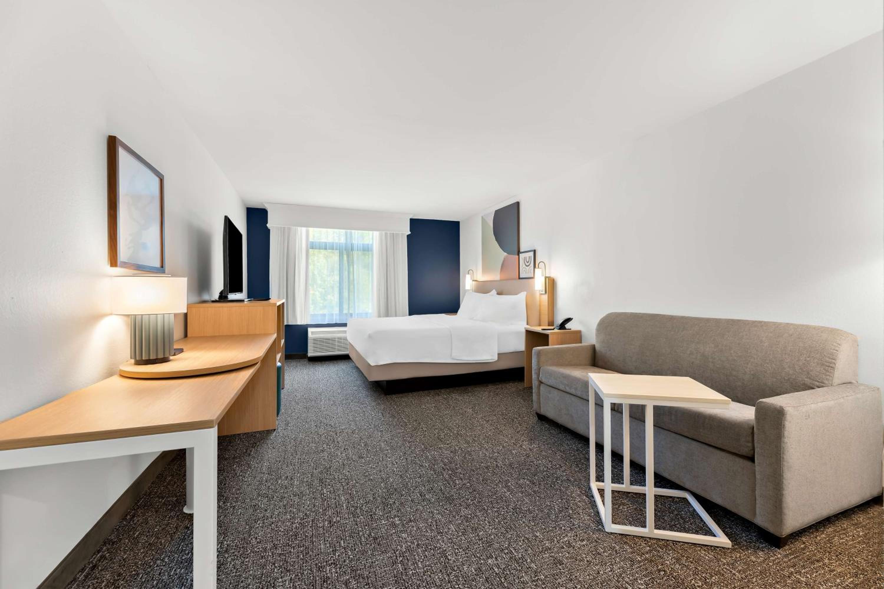 King Room with Sofa Bed - Non-Smoking - Photo 1