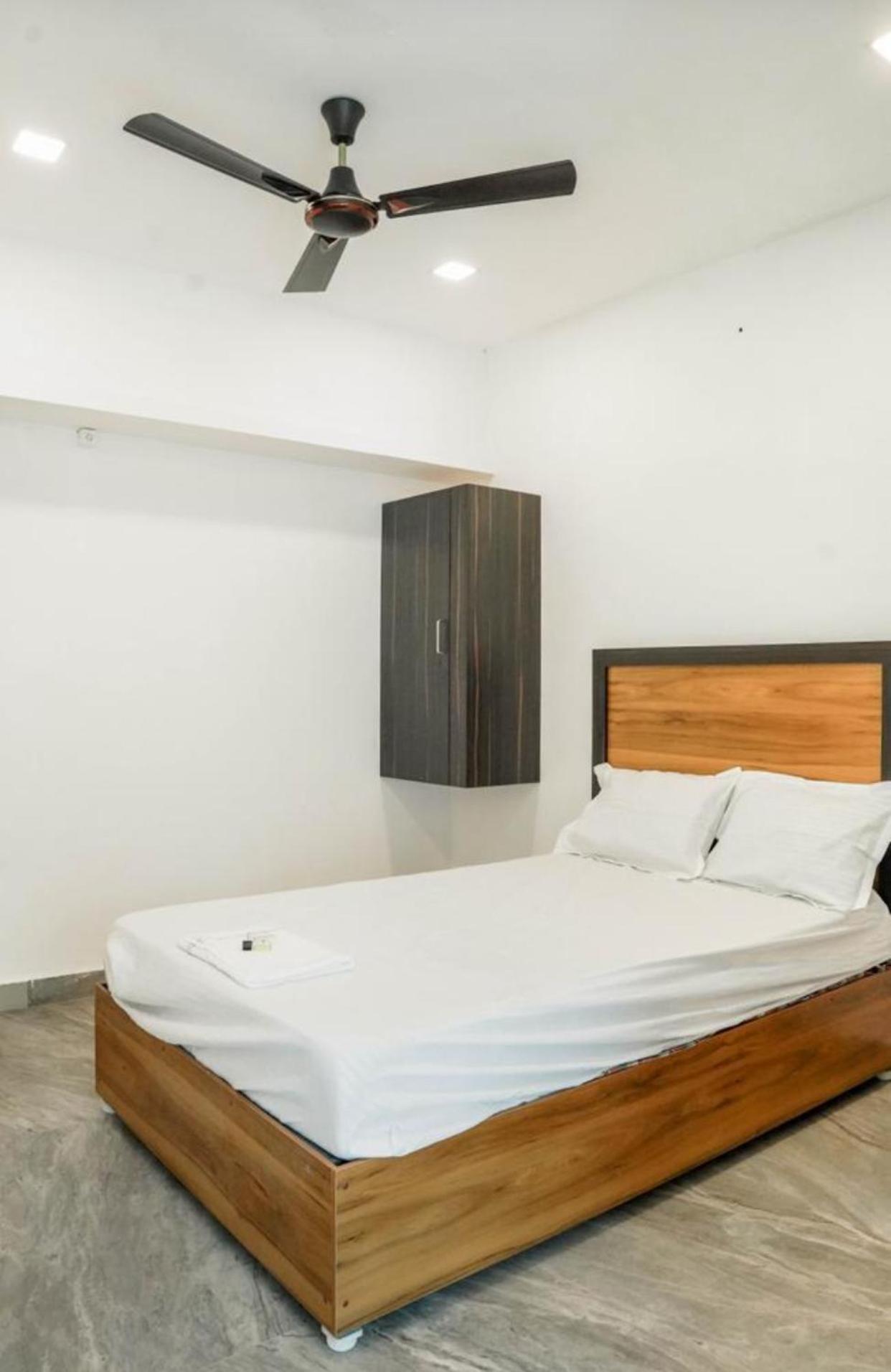 Budget Double Room photo 3