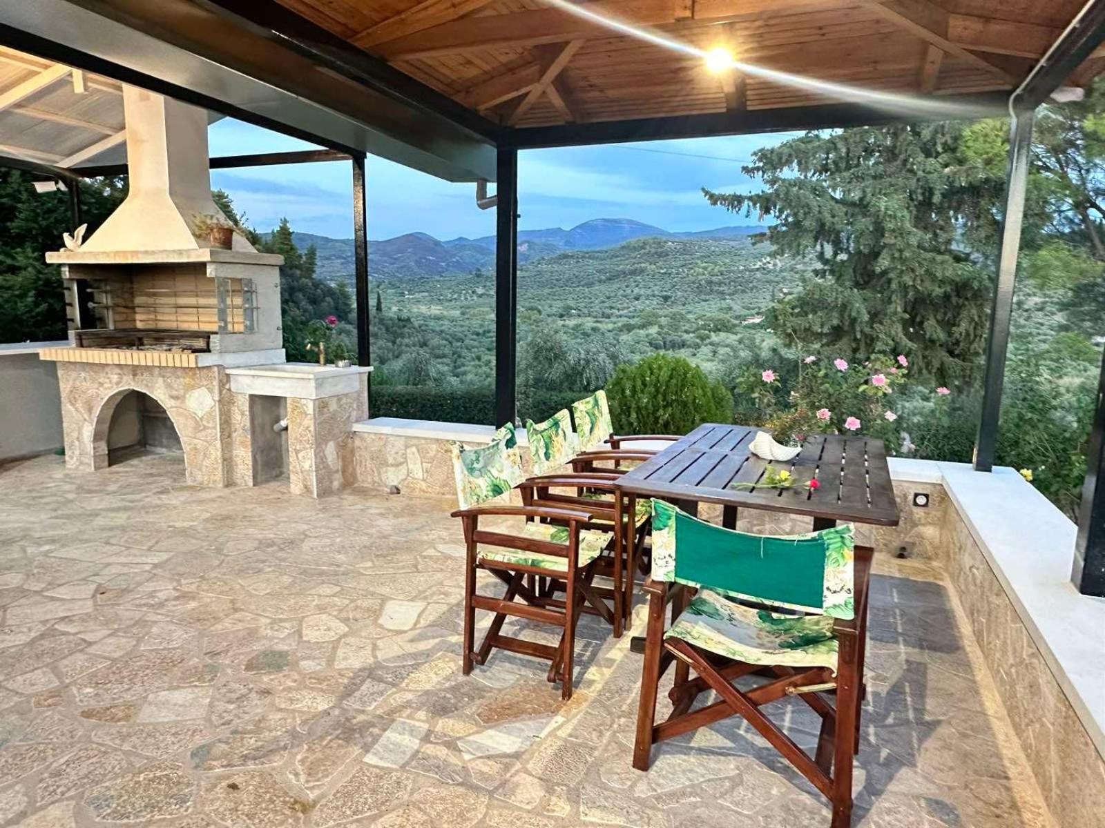 Villa photo 3