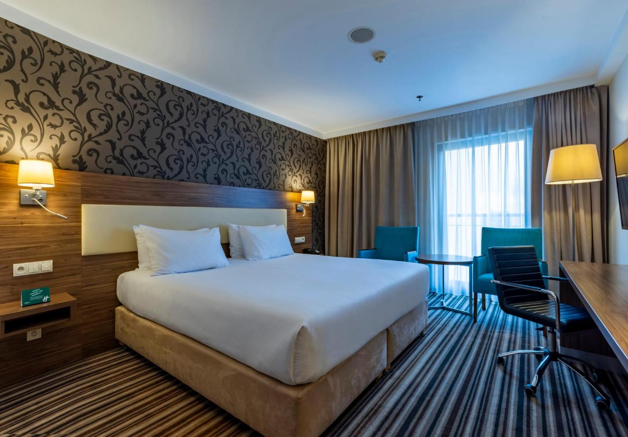 Standard King Room - High Floor - Photo 8