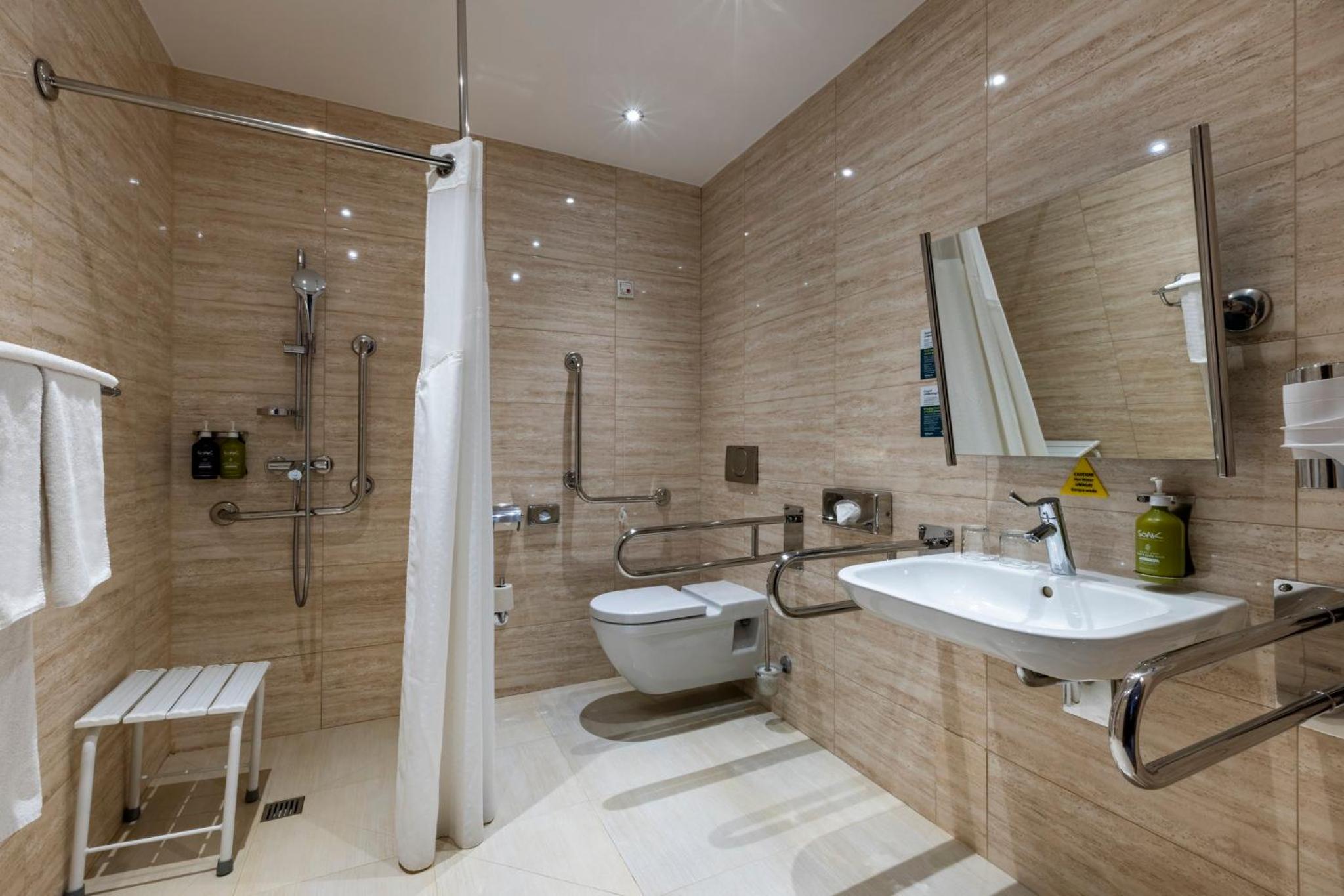 Standard Double Room - Disability Access - Photo 4