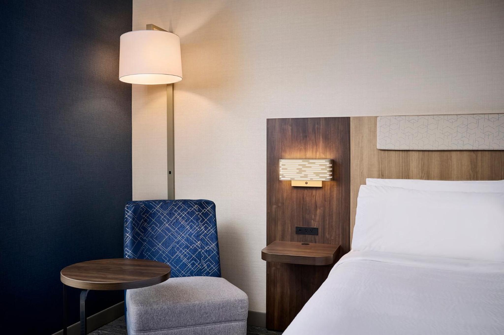 Standard King Room - Photo 3
