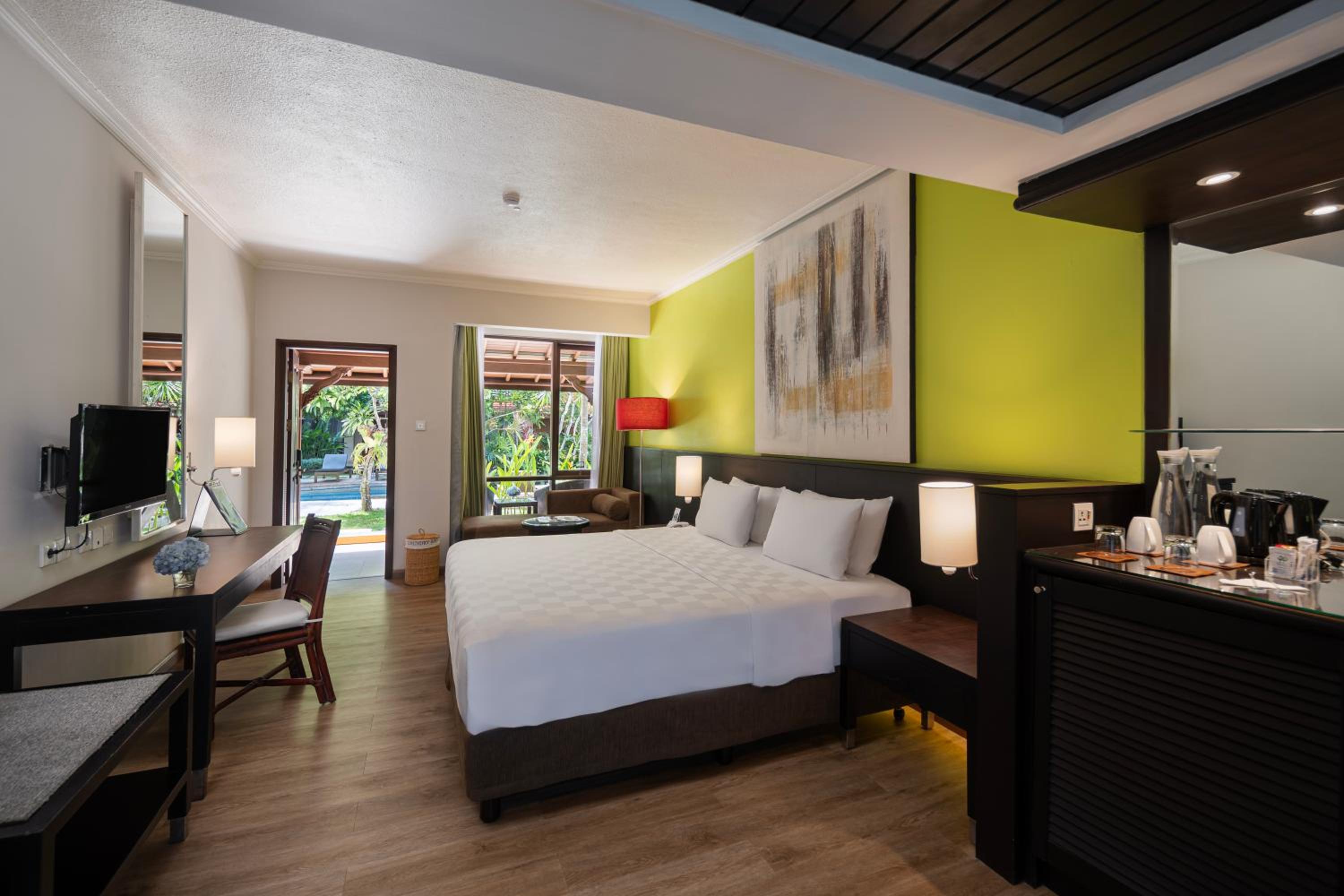 Room with Pool Access - Photo 1