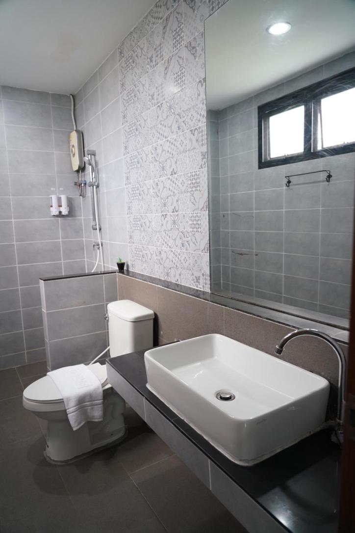 Deluxe Double Room with Shower photo 3