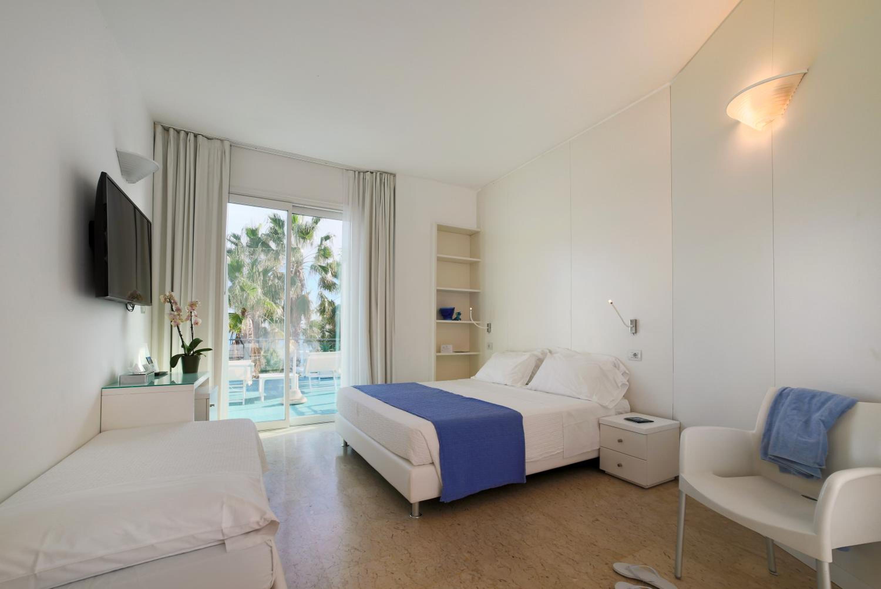 Quadruple Room with Sea View