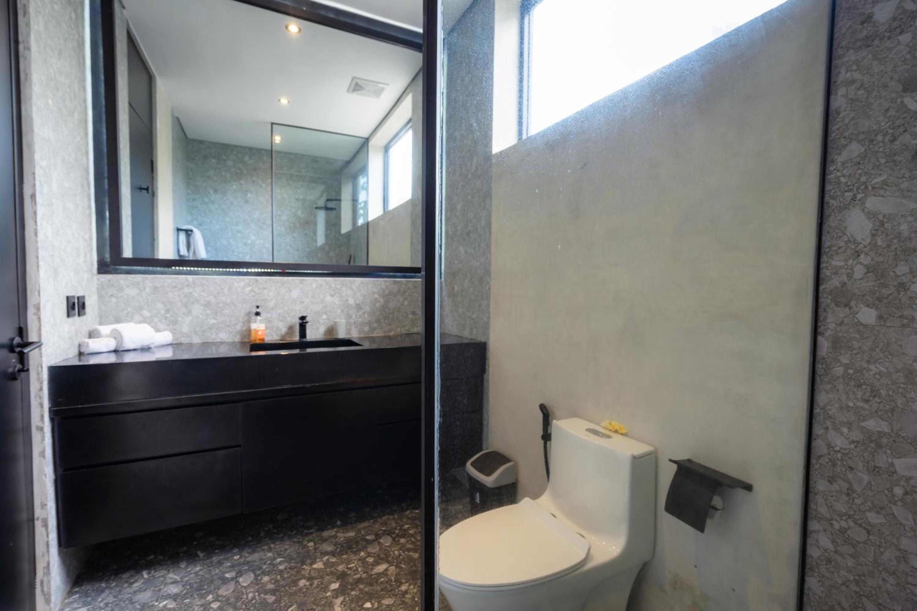 One-Bedroom Standard Apartment - Photo 3