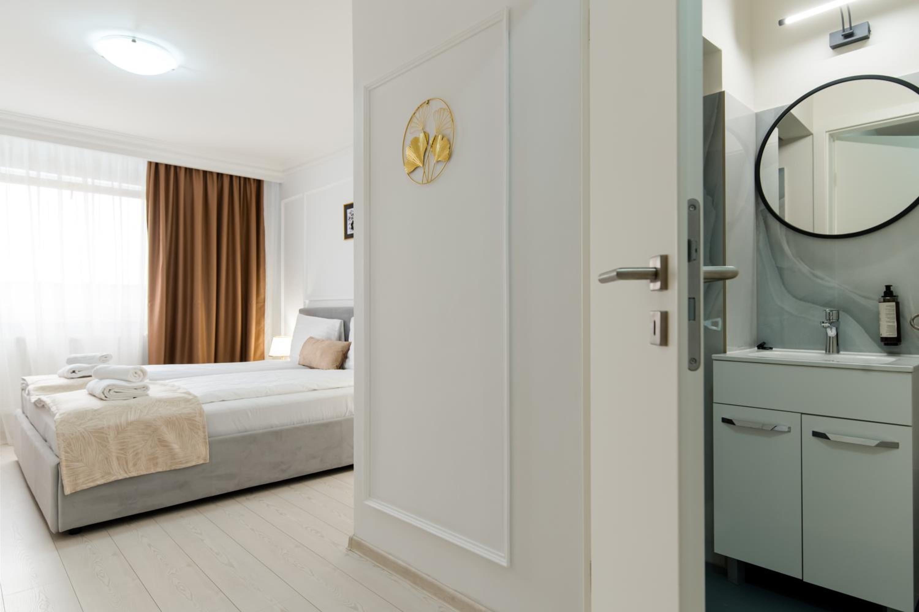 Superior King Room - Photo 7