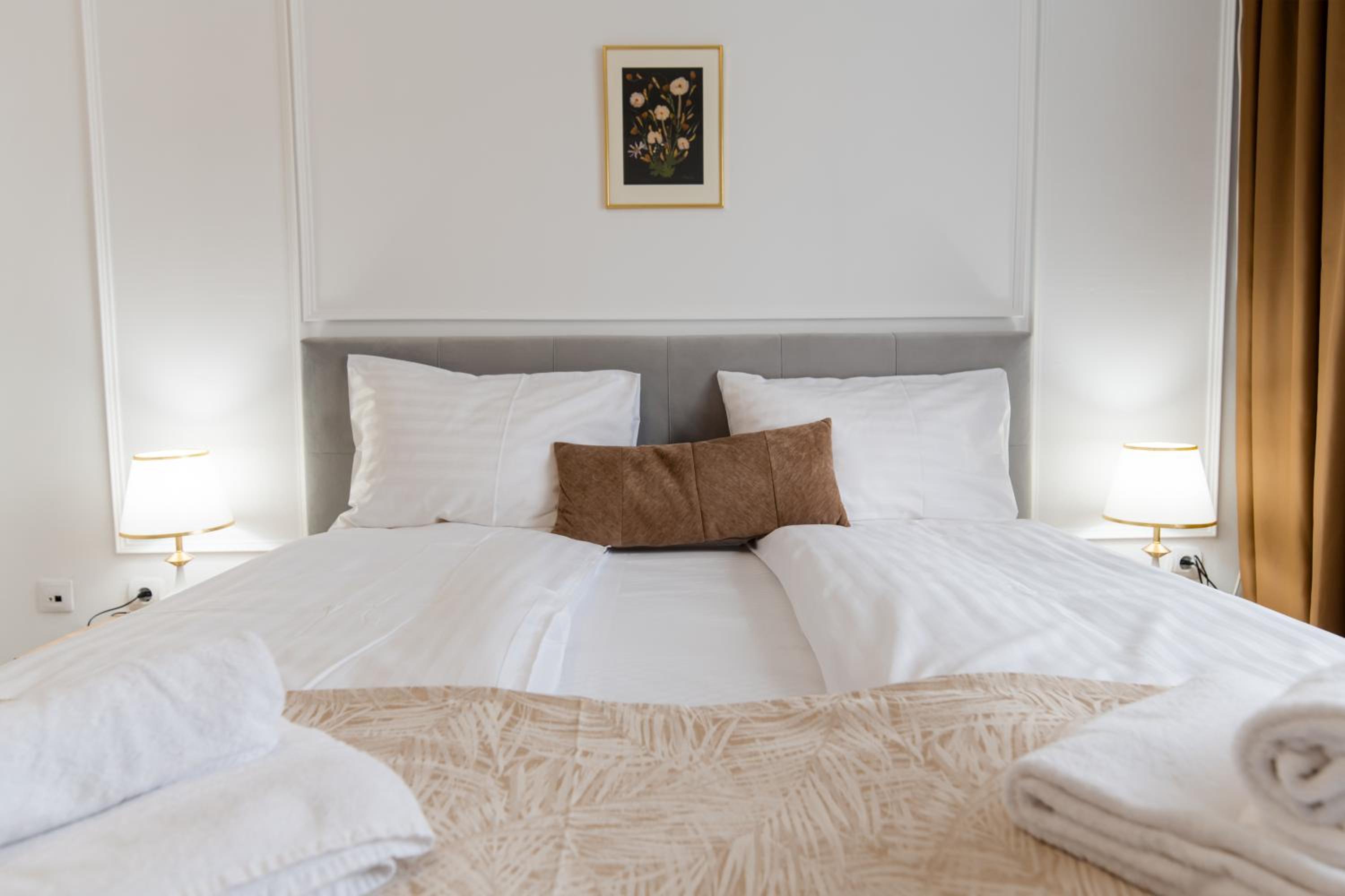 Superior King Room - Photo 53