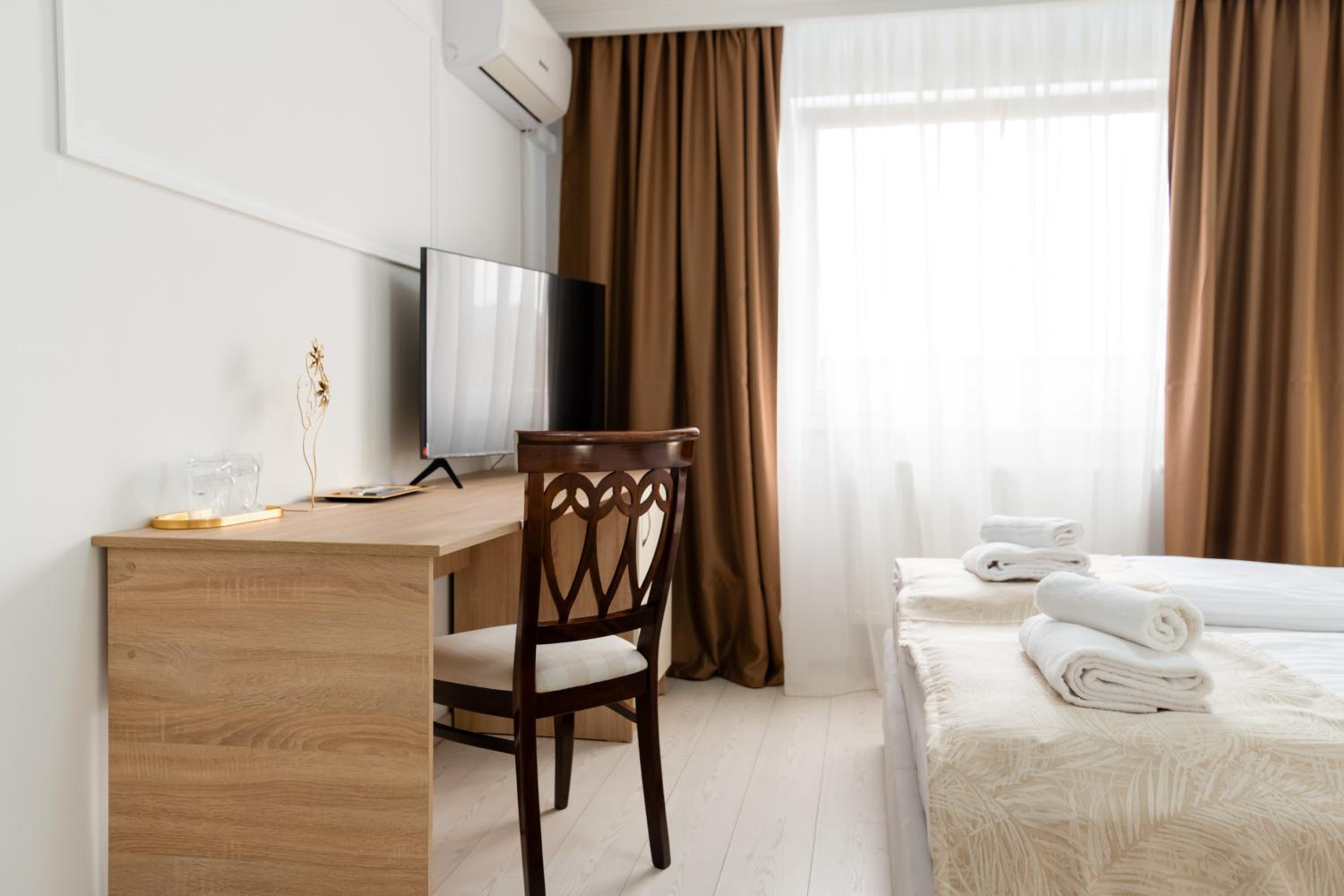 Superior King Room - Photo 27