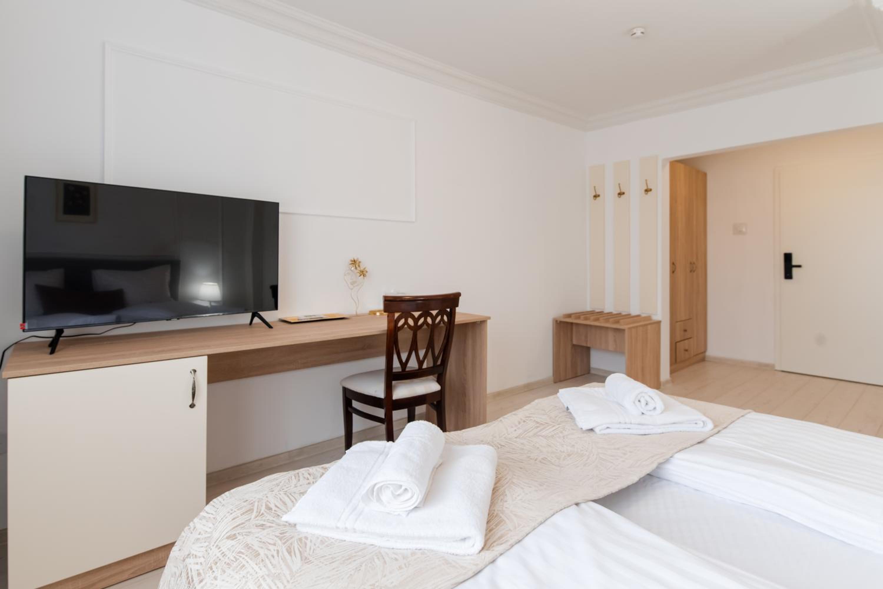 Superior King Room - Photo 52