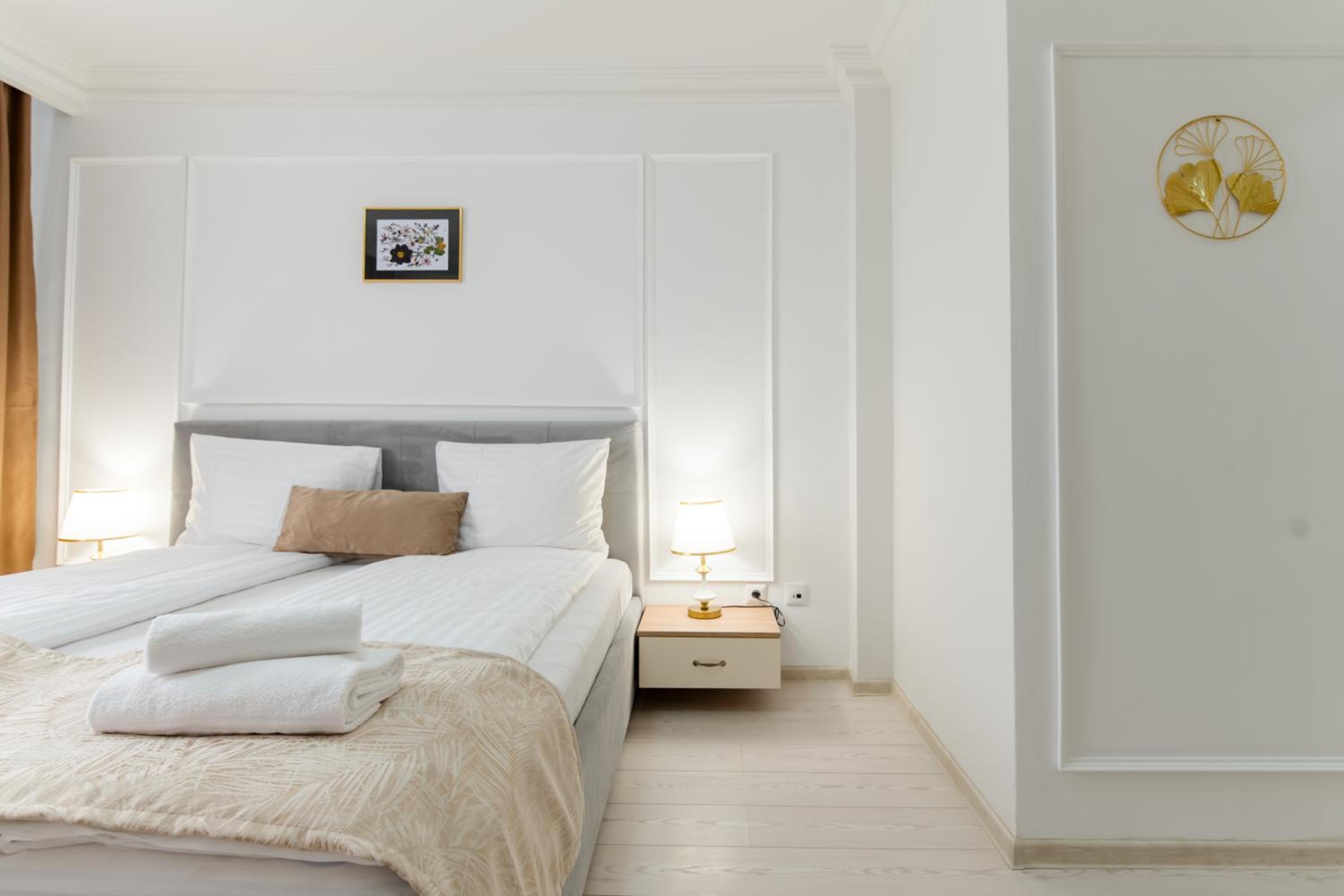 Superior King Room - Photo 8