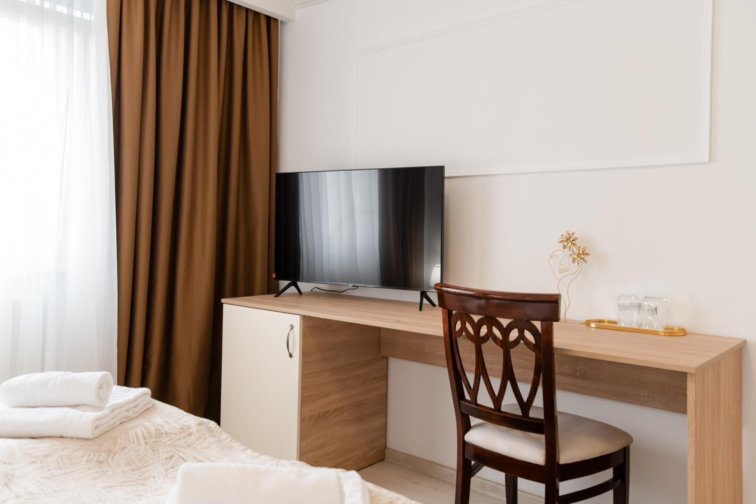Superior King Room - Photo 42