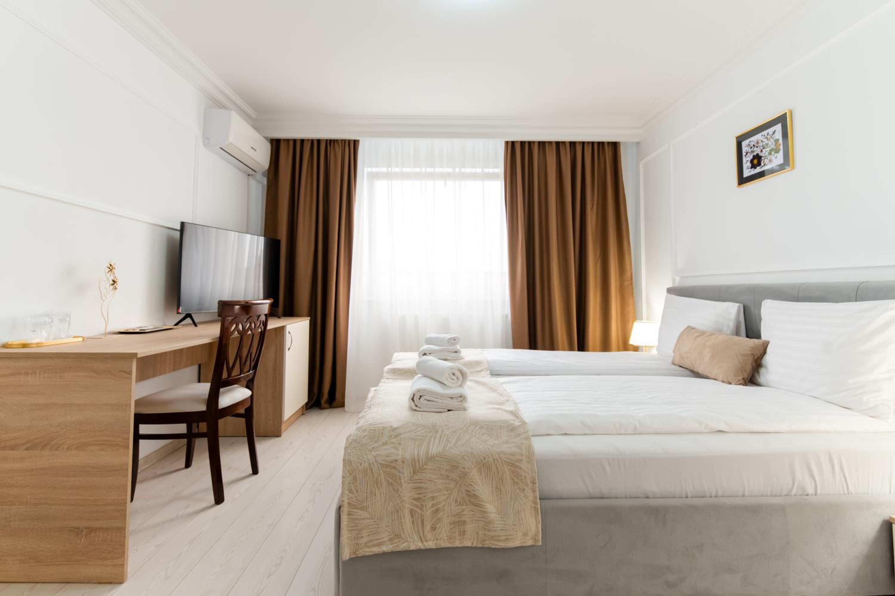 Superior King Room - Photo 40