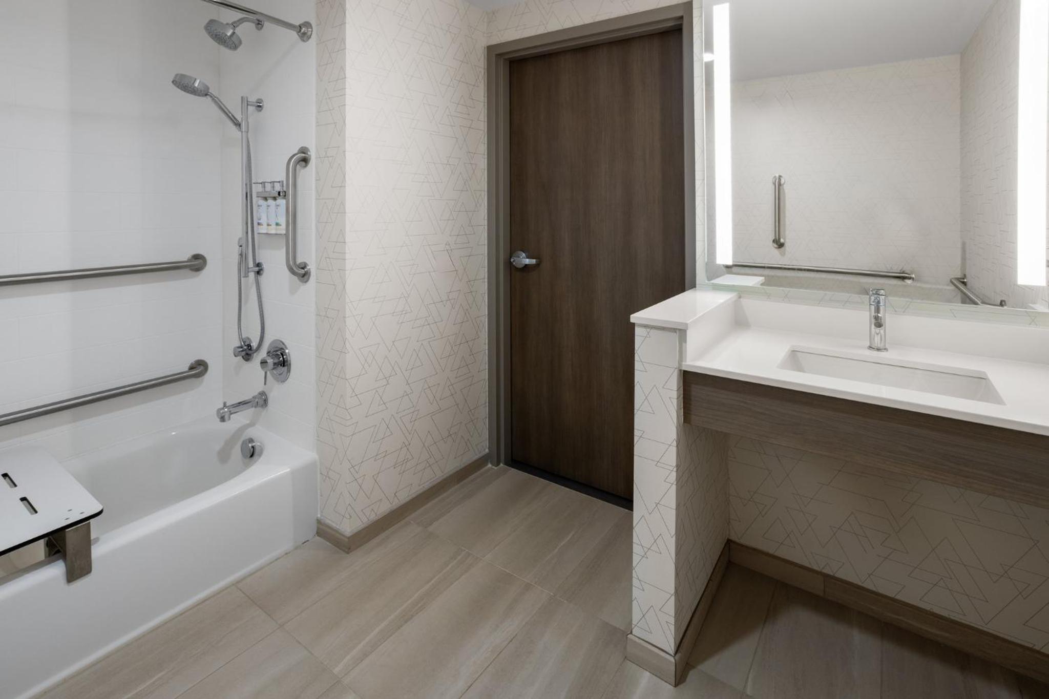 King Suite with Tub and Sofa Bed - Mobility Accessible - Photo 5