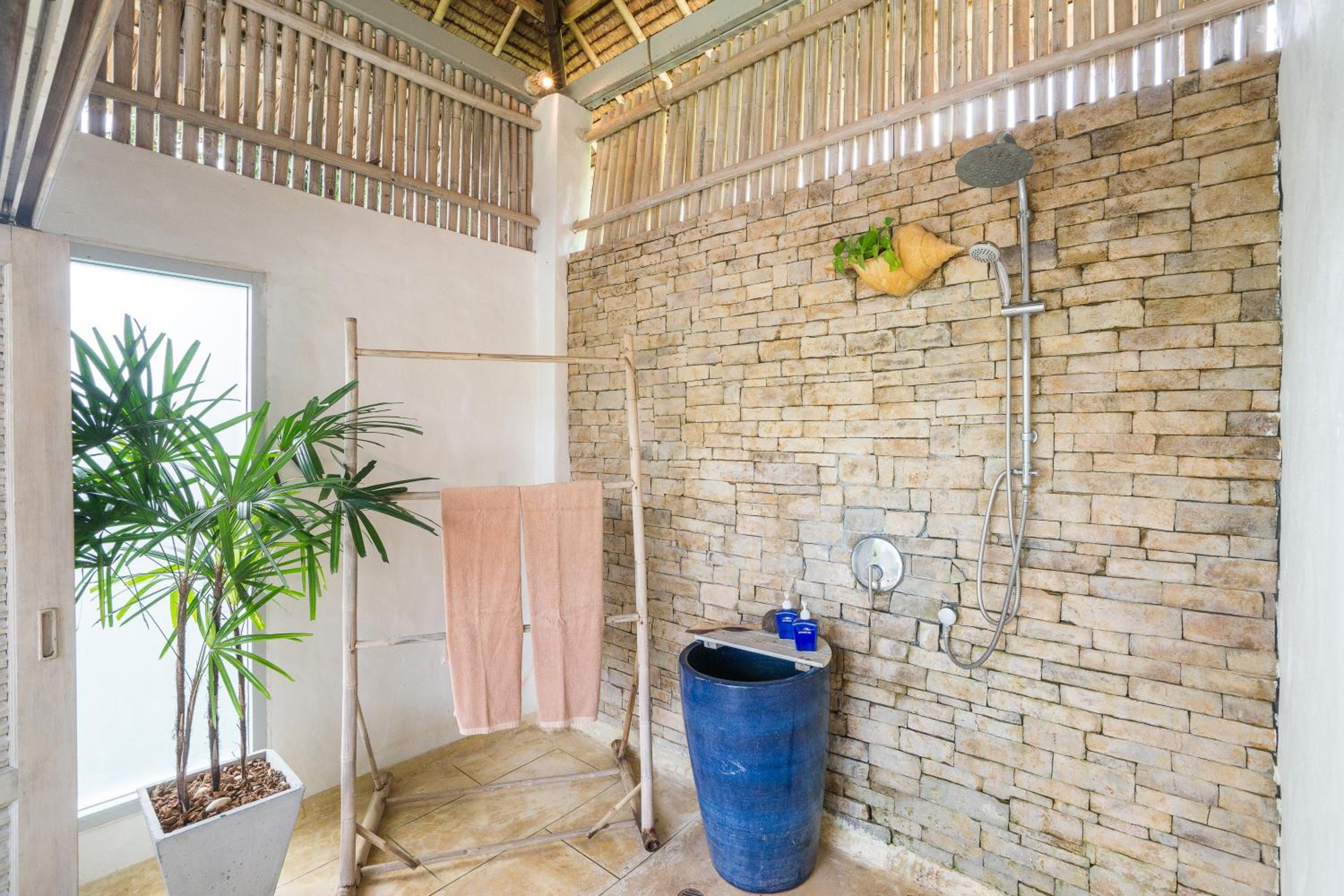 Seaview Plunge Pool Deluxe Studio - Photo 3