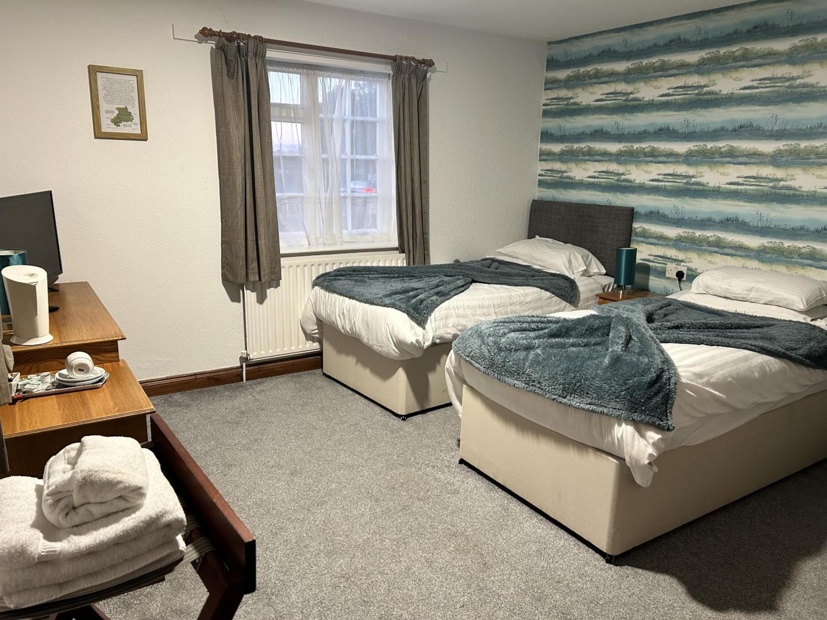 Twin Room With Shower
