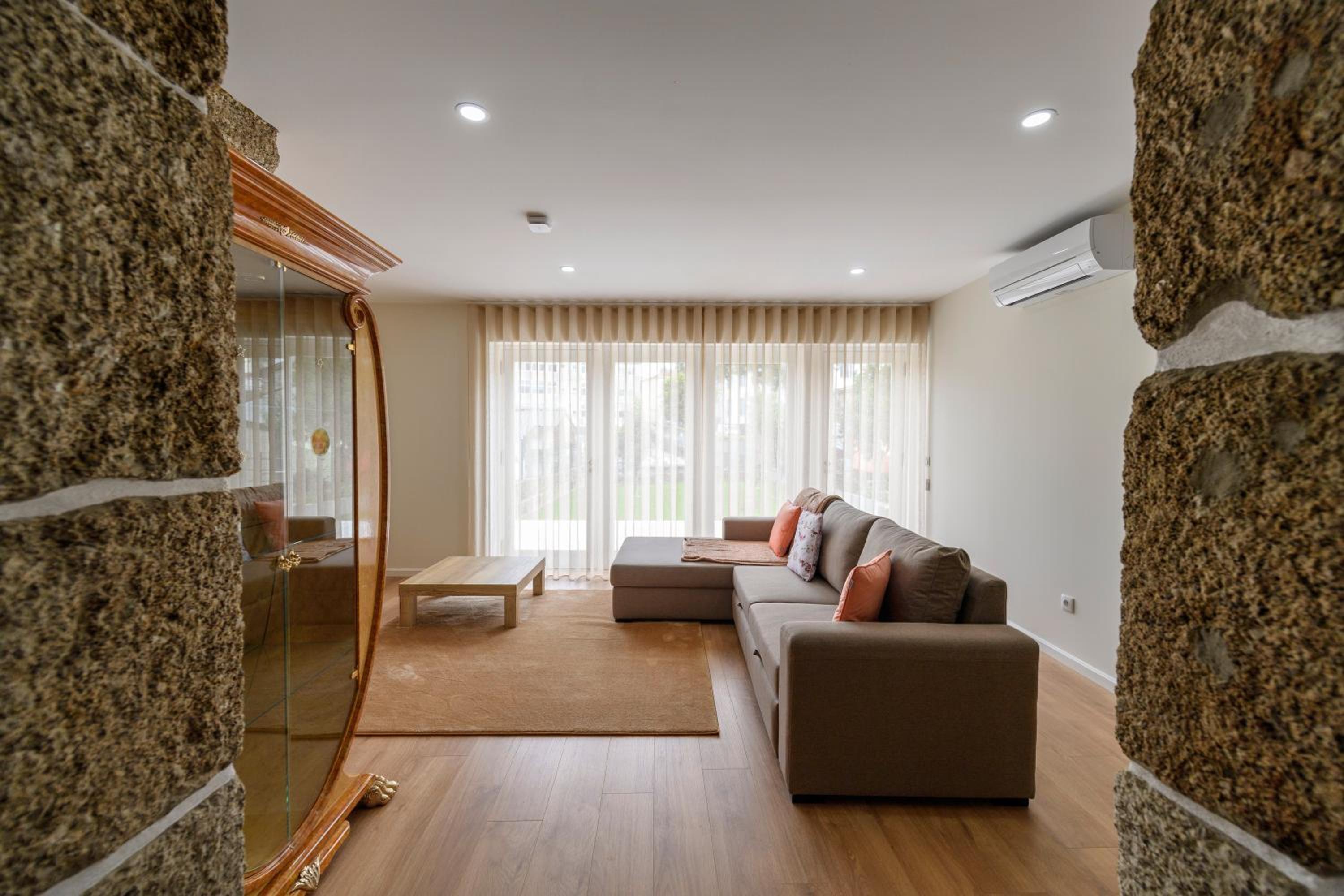 One-Bedroom Apartment with Garden photo 1