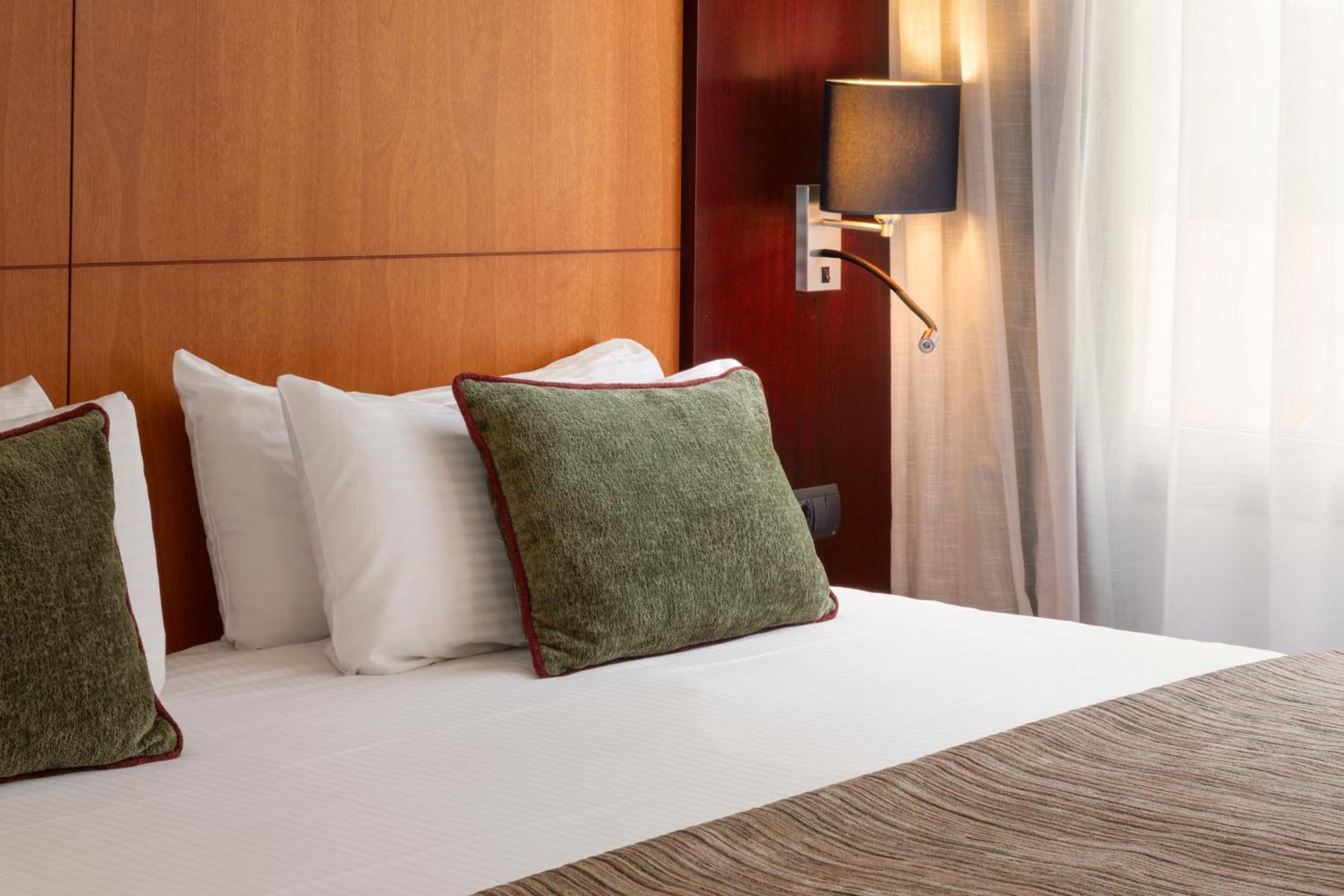 Standard Double Room - Photo 3