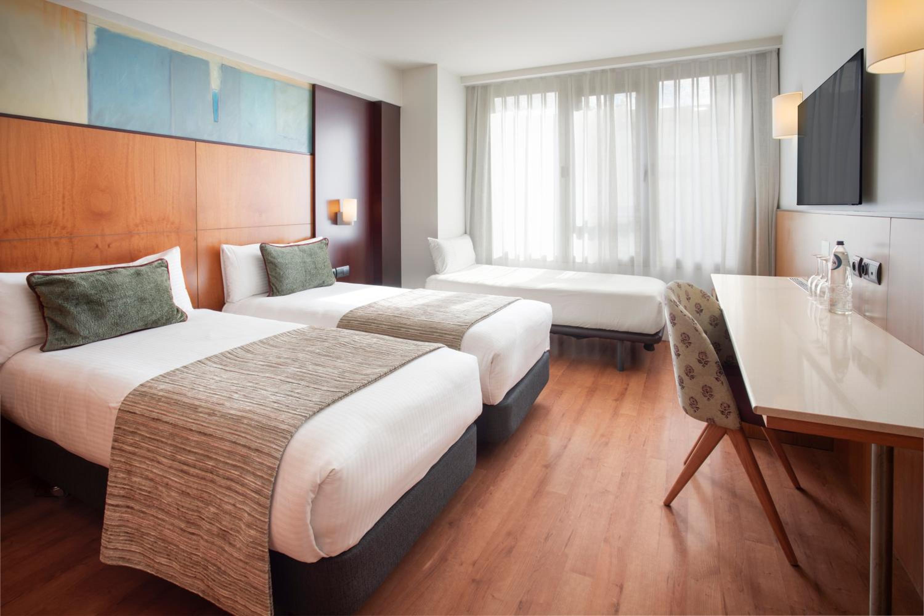 Triple Room (3 Adults) - Photo 2
