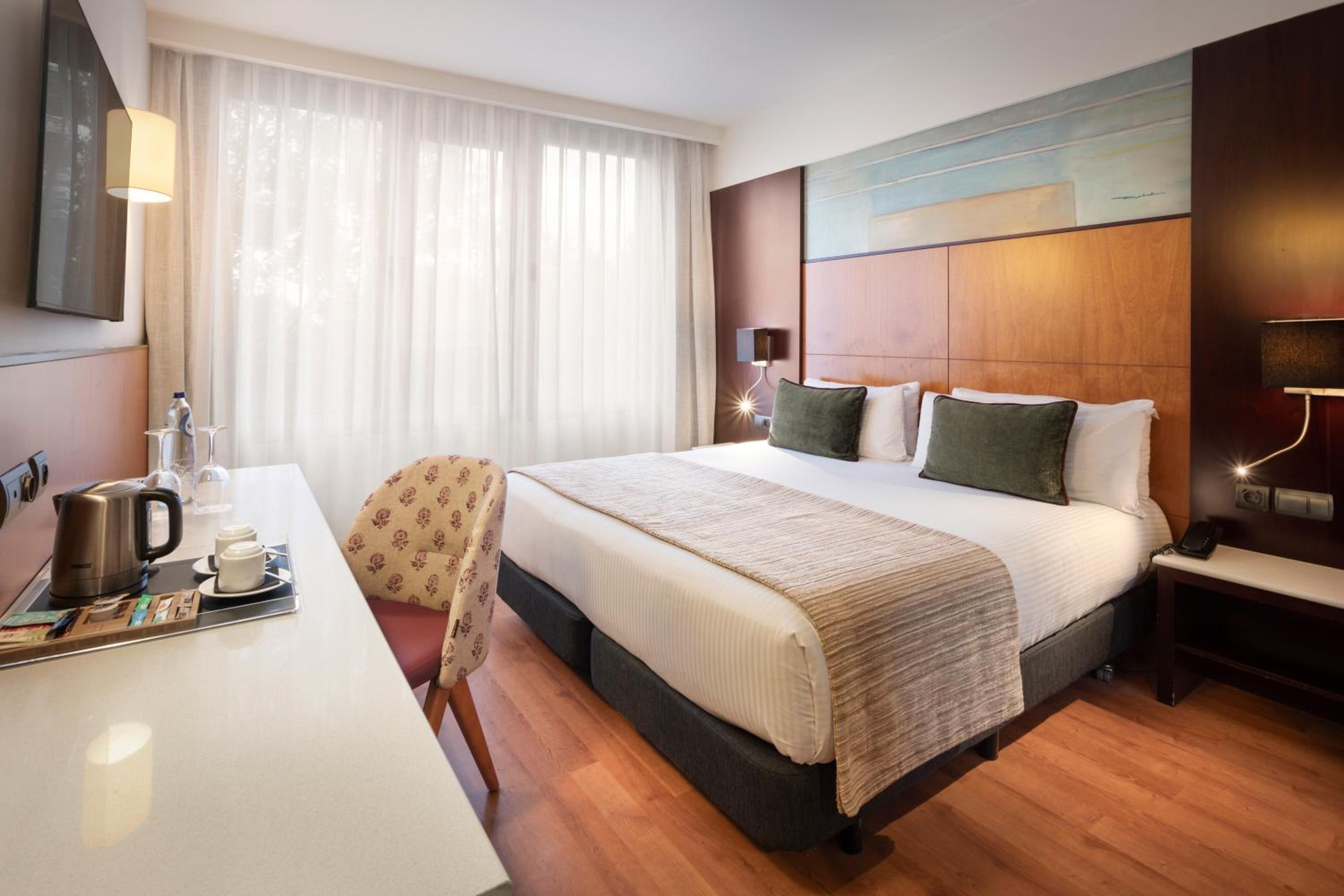 Premium Double or Twin Room - Photo 1