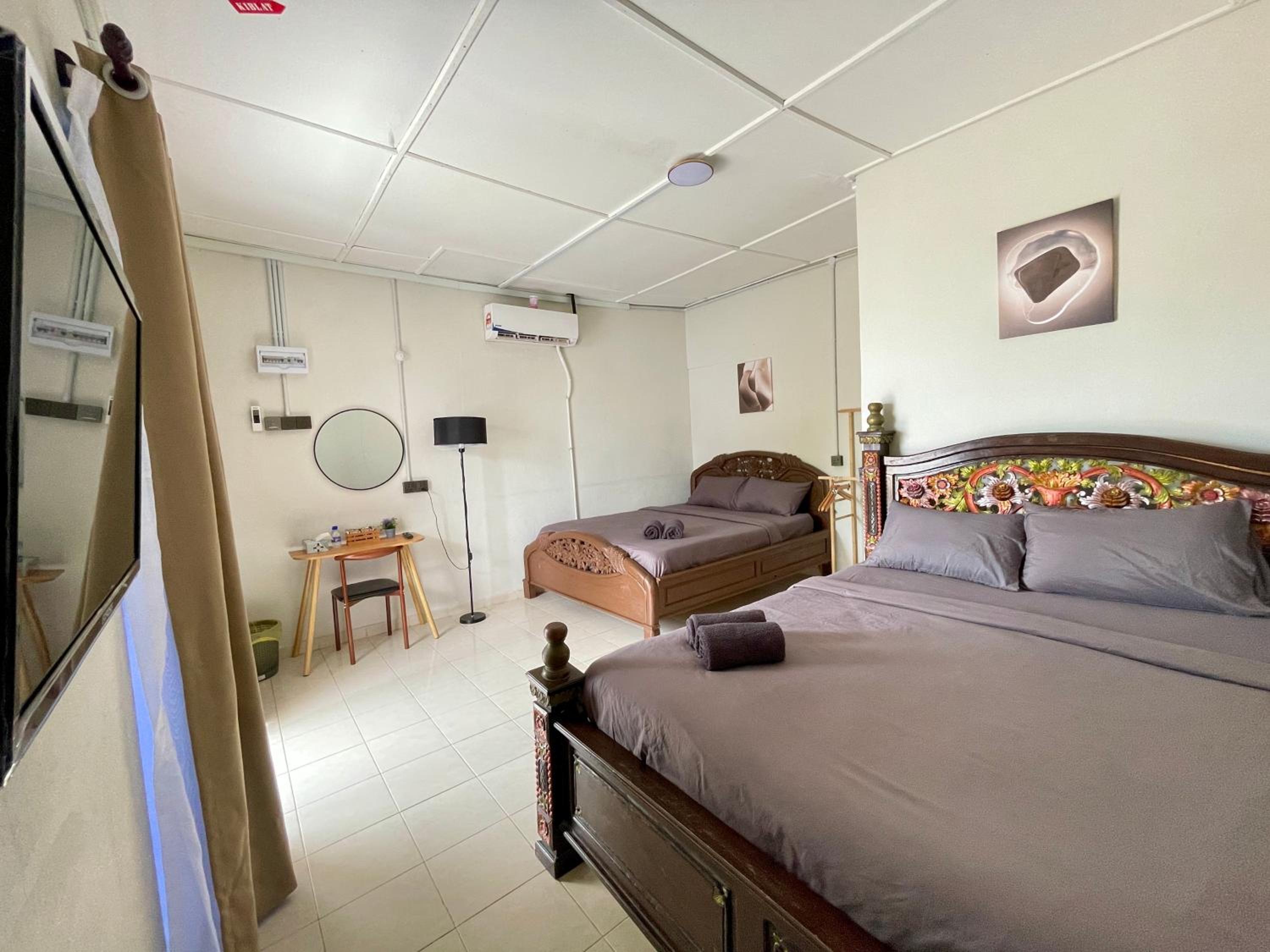 Superior Queen Room with Two Queen Beds photo 2