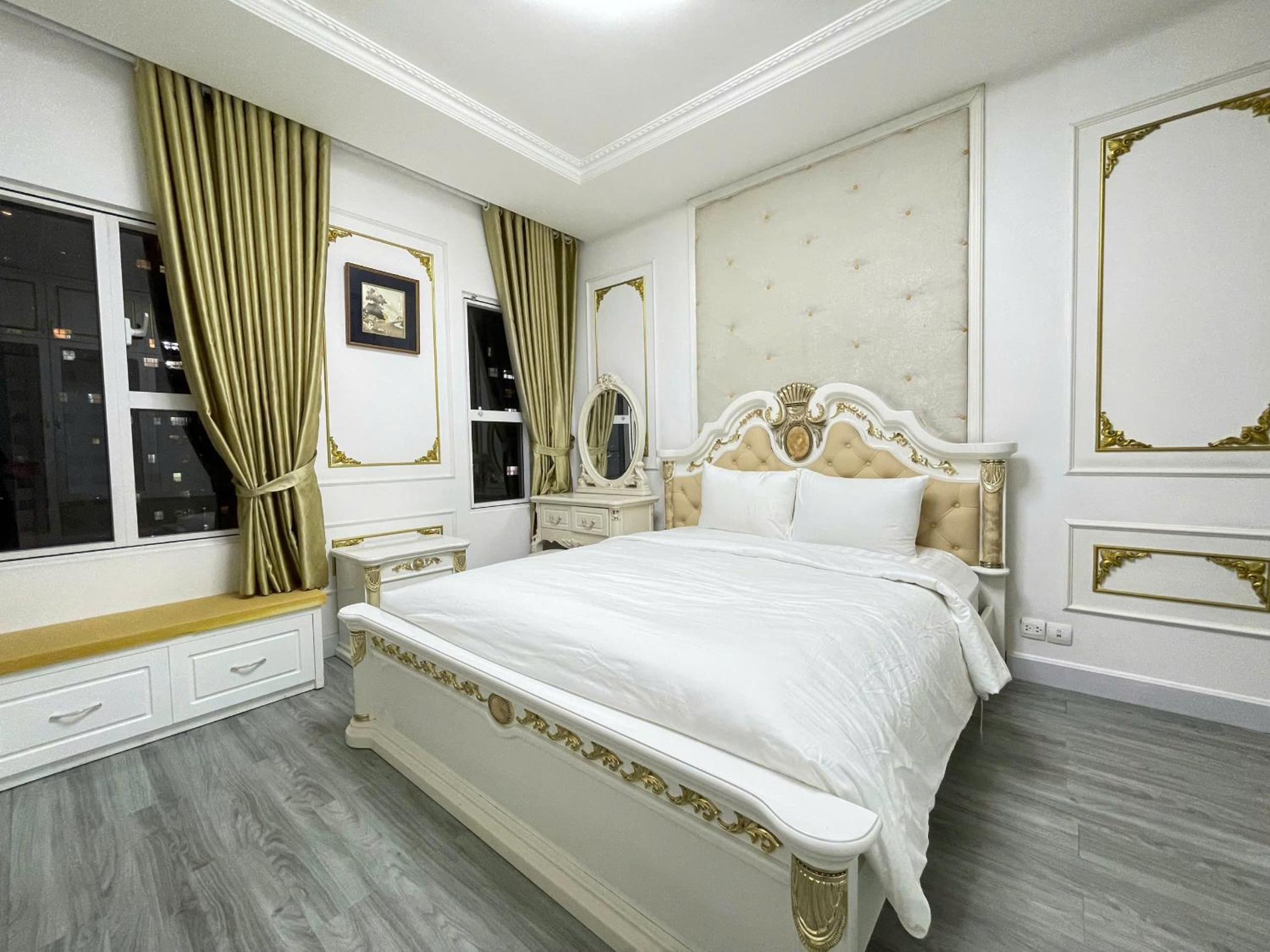 Three-Bedroom Apartment With Balcony
