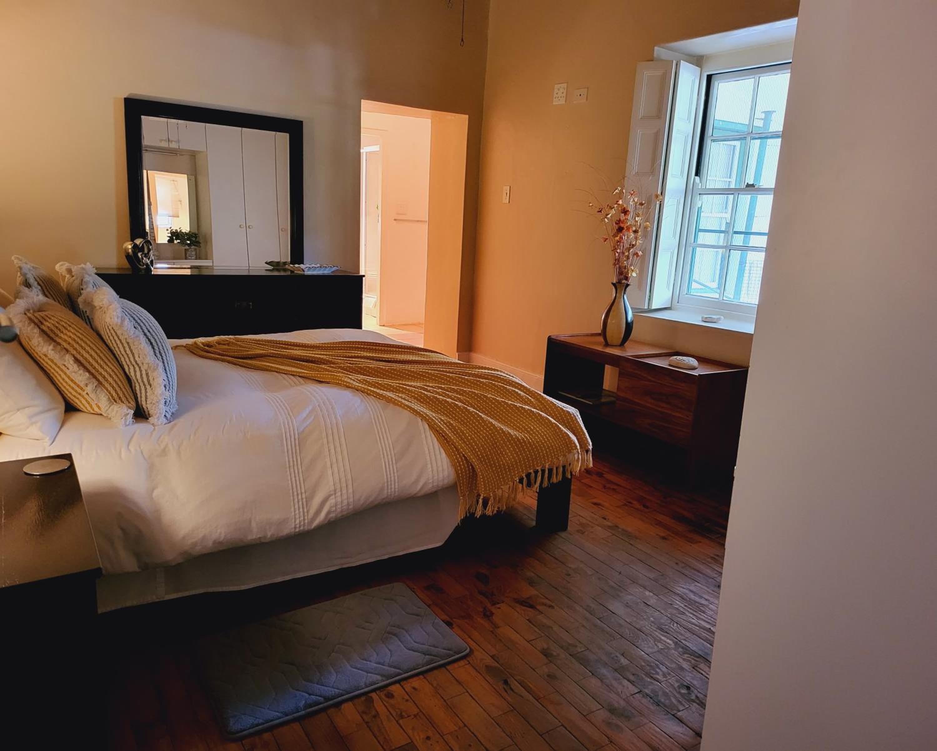 Superior King Suite - Photo 44