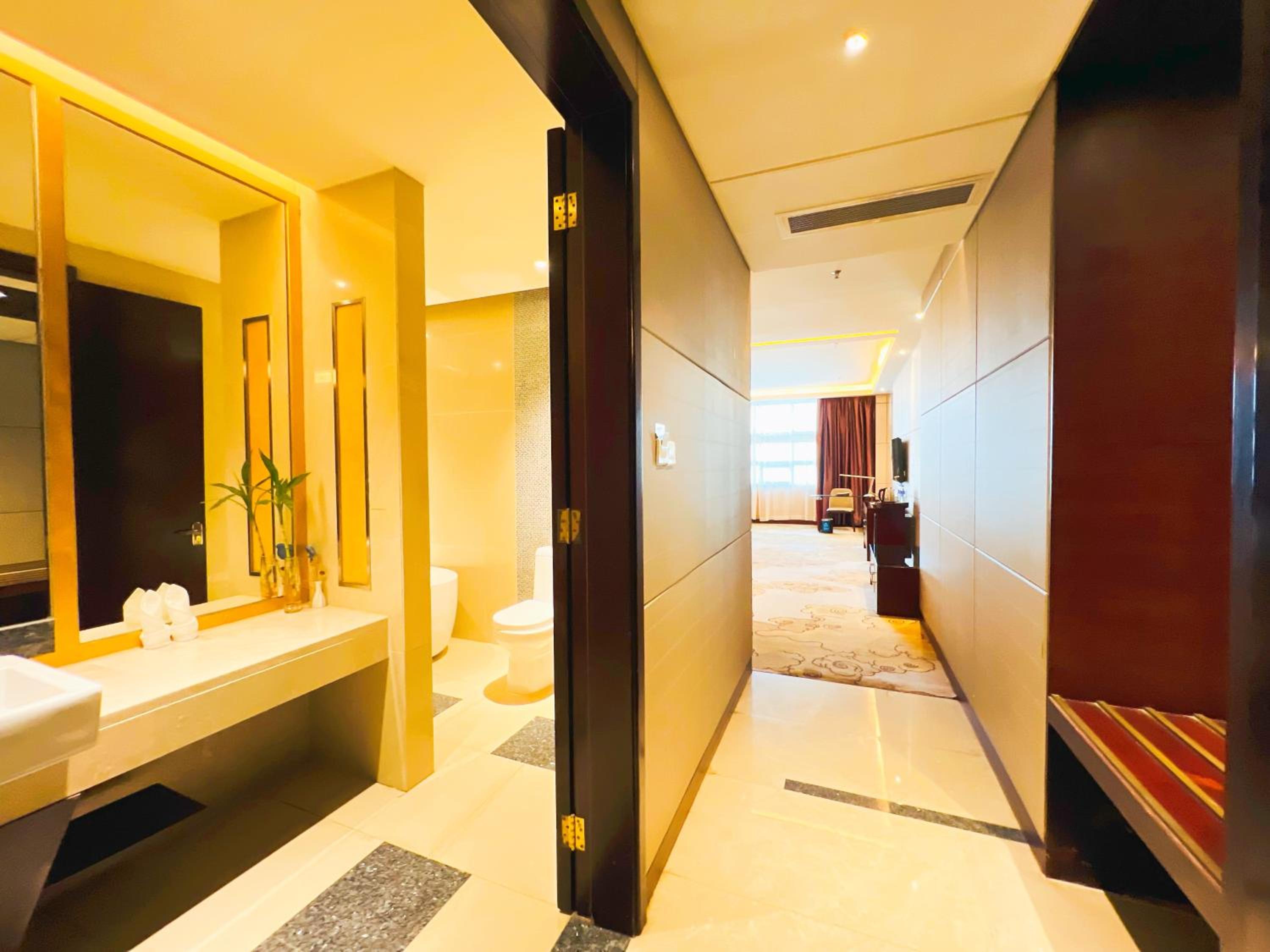 Deluxe Suite