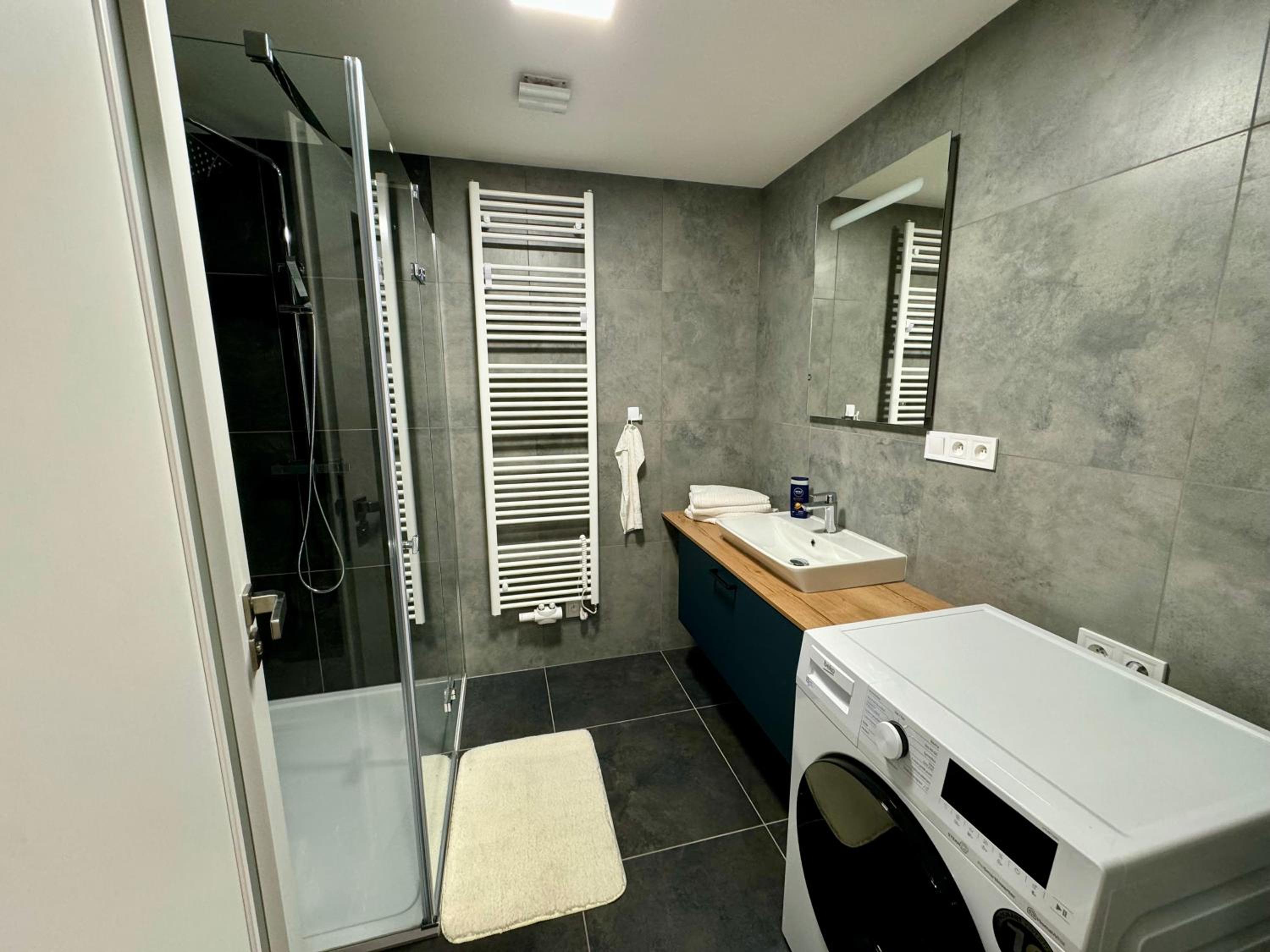 Two-Bedroom Apartment with Balcony photo 2