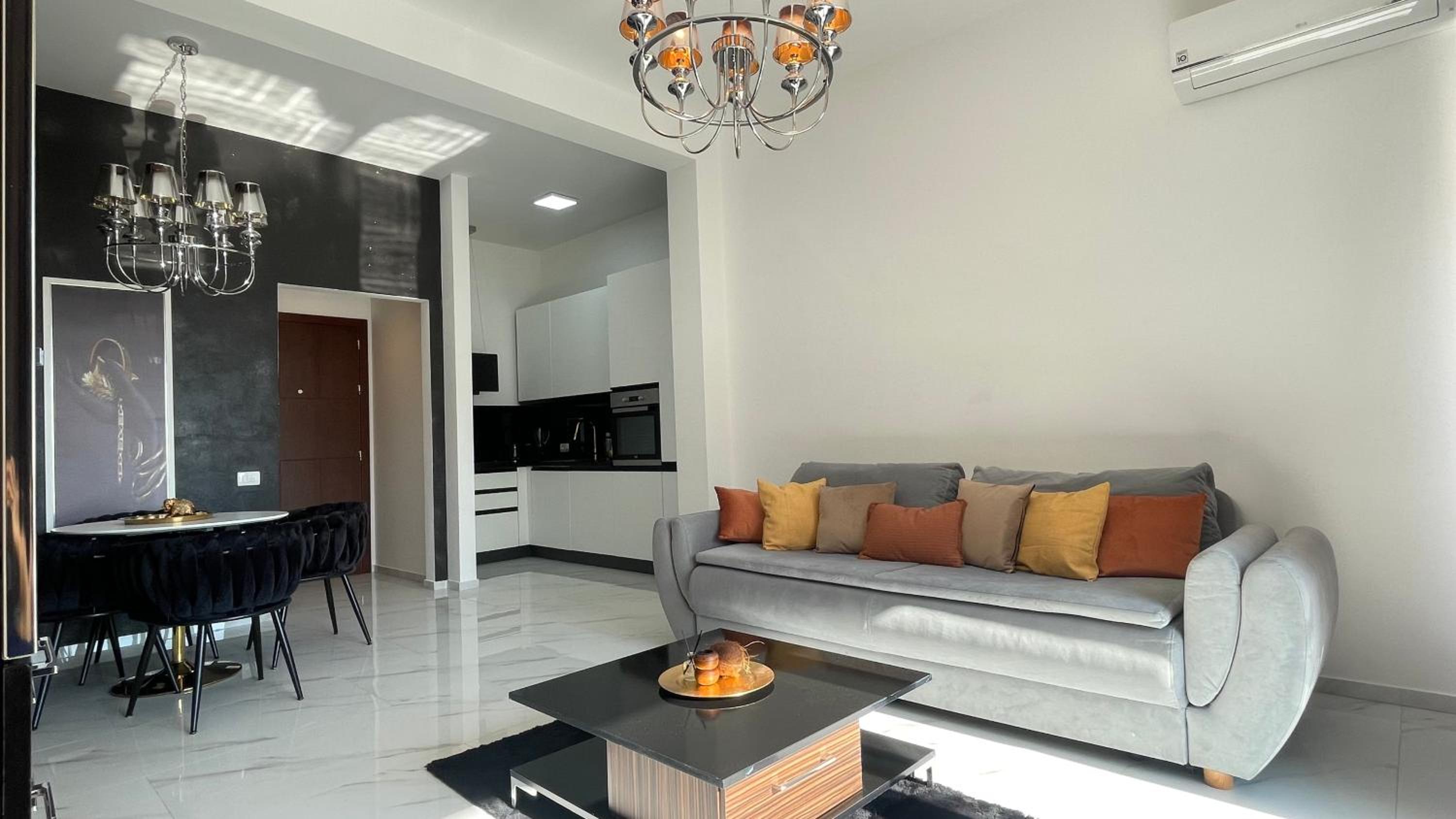 One-Bedroom Apartment with Balcony and Sea View photo 3