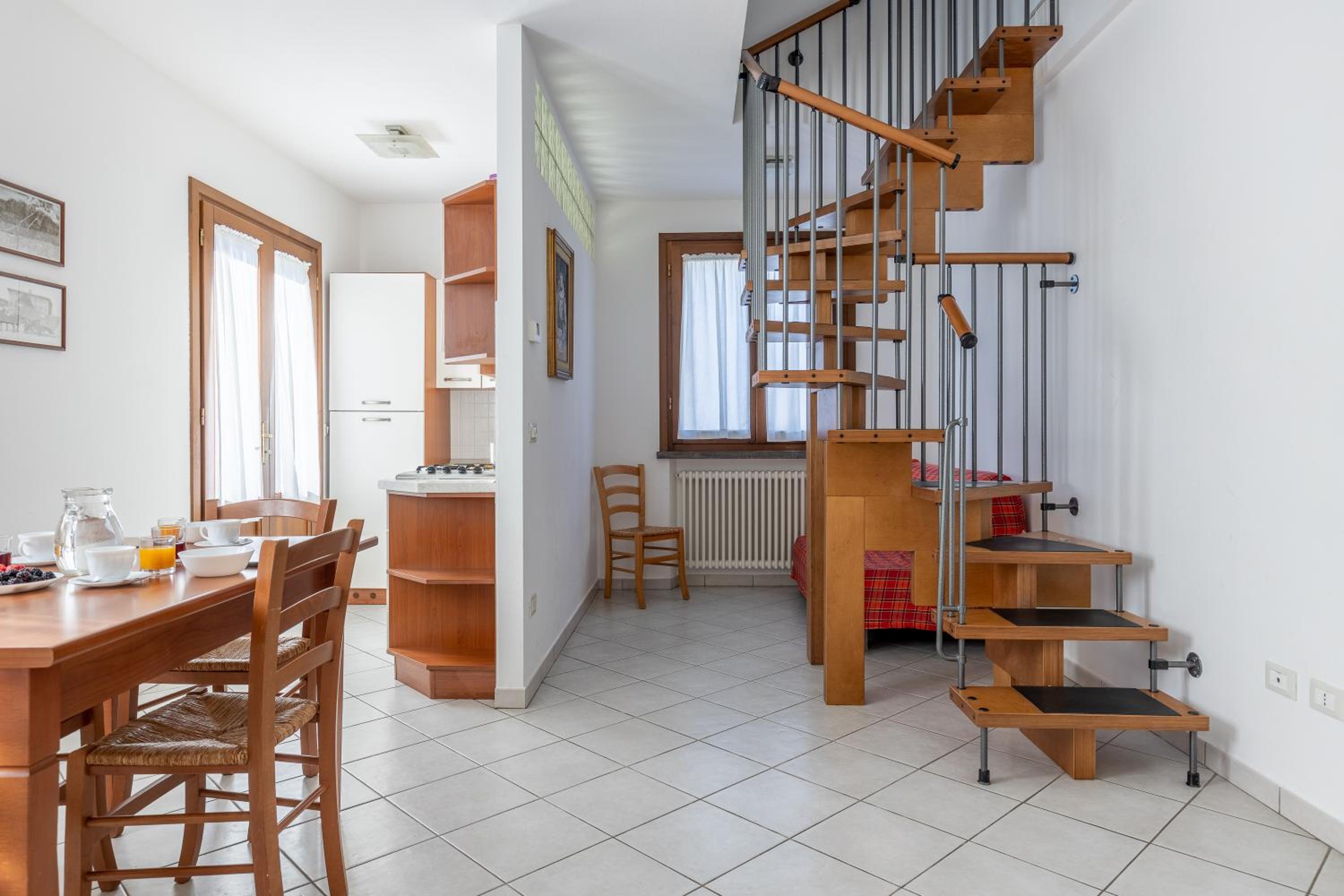 Apartment - Split Level photo 3