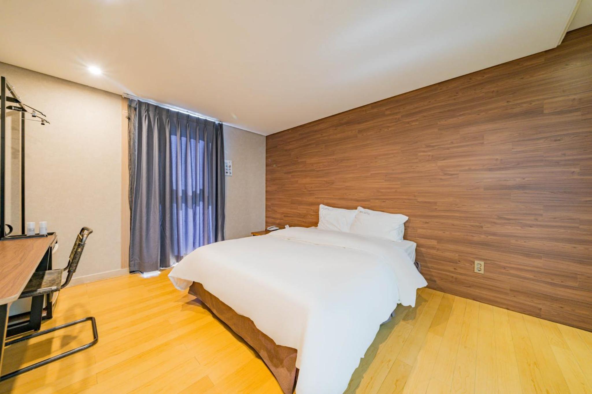 Double Room - Photo 1