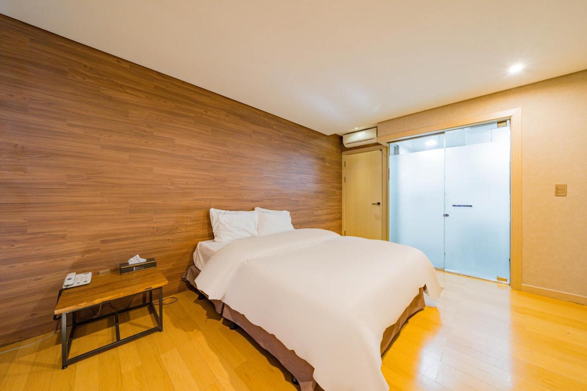 Double Room - Photo 2