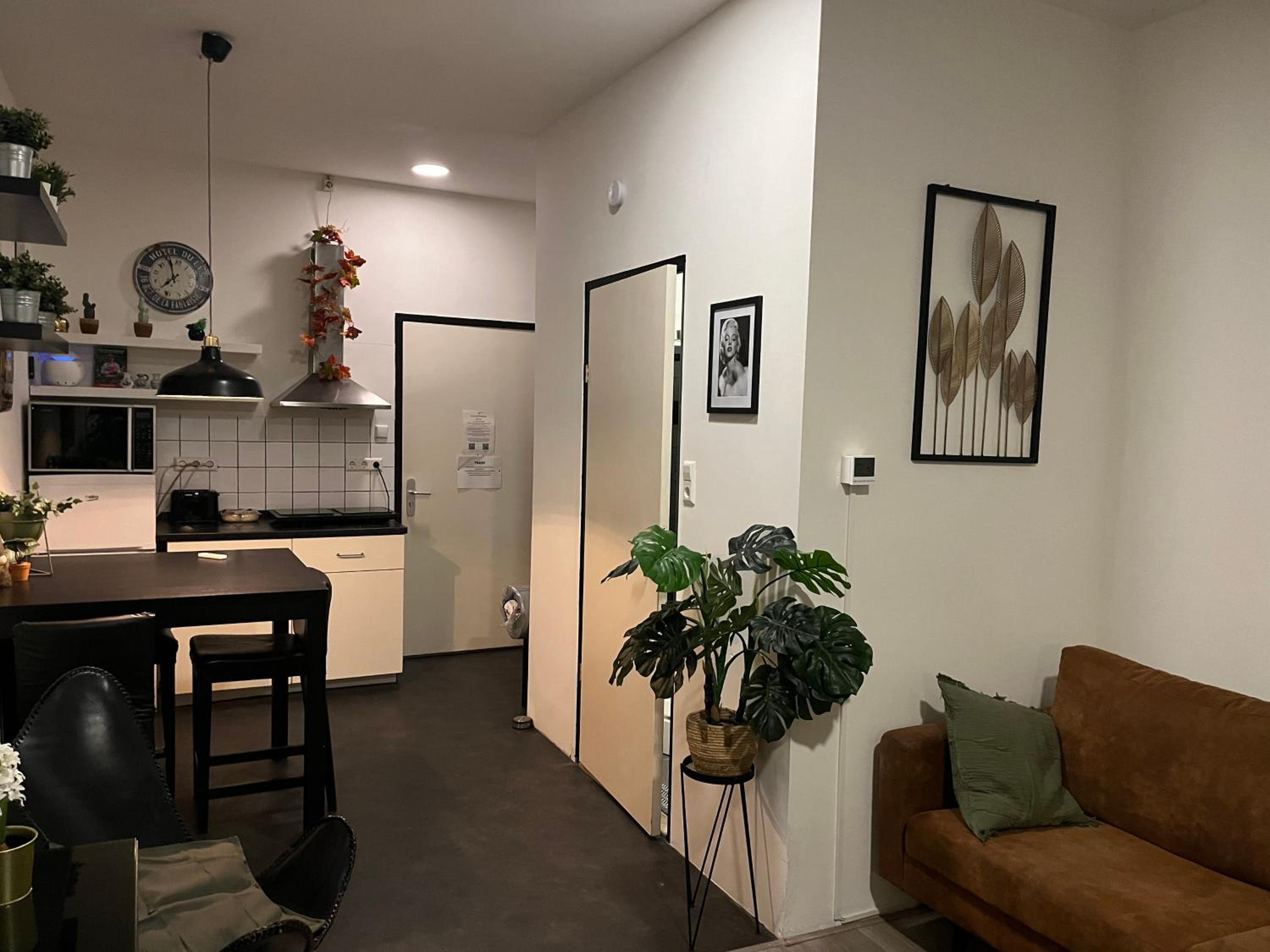 One-Bedroom Apartment - Photo 13