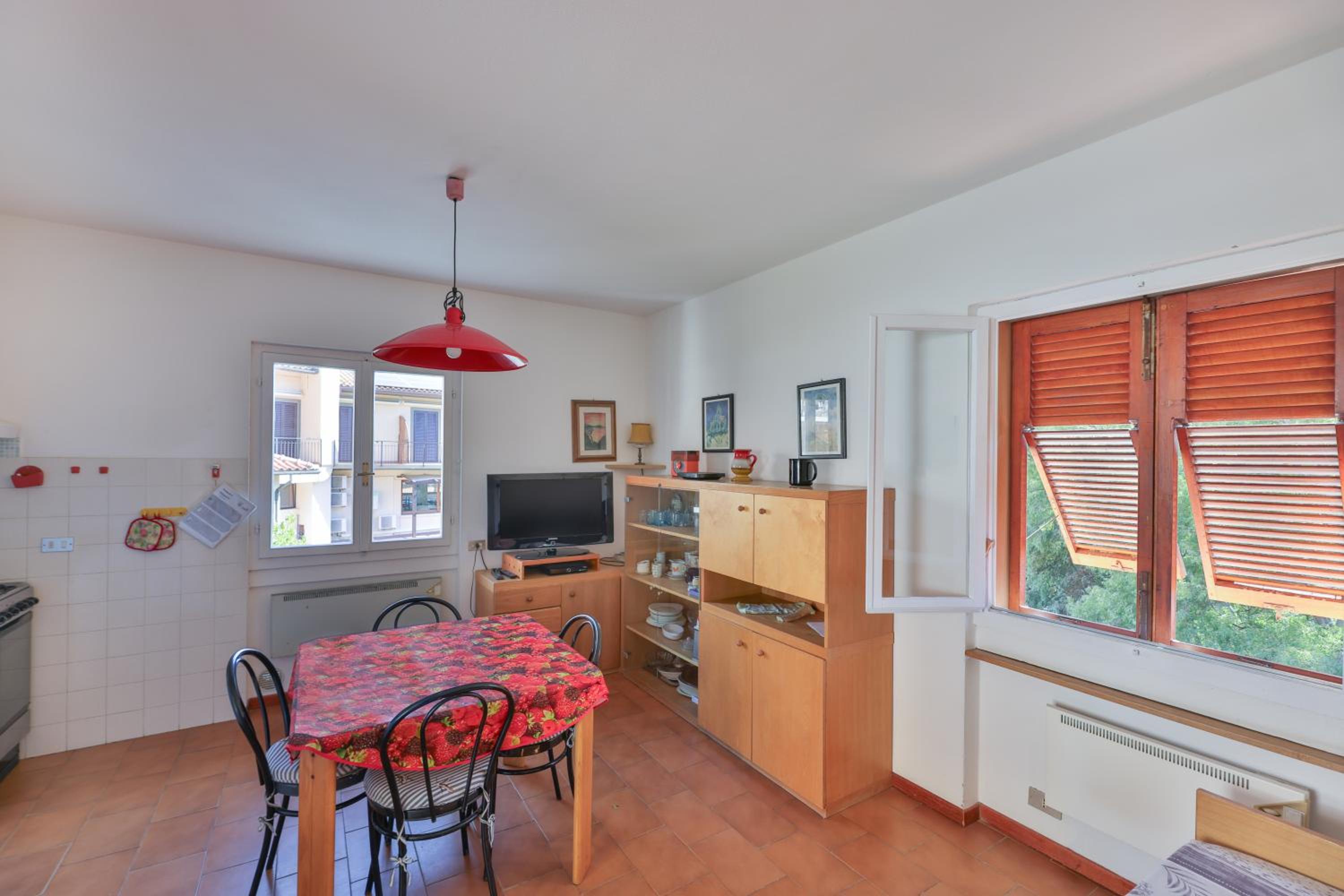 One-Bedroom Apartment with Garden photo 2