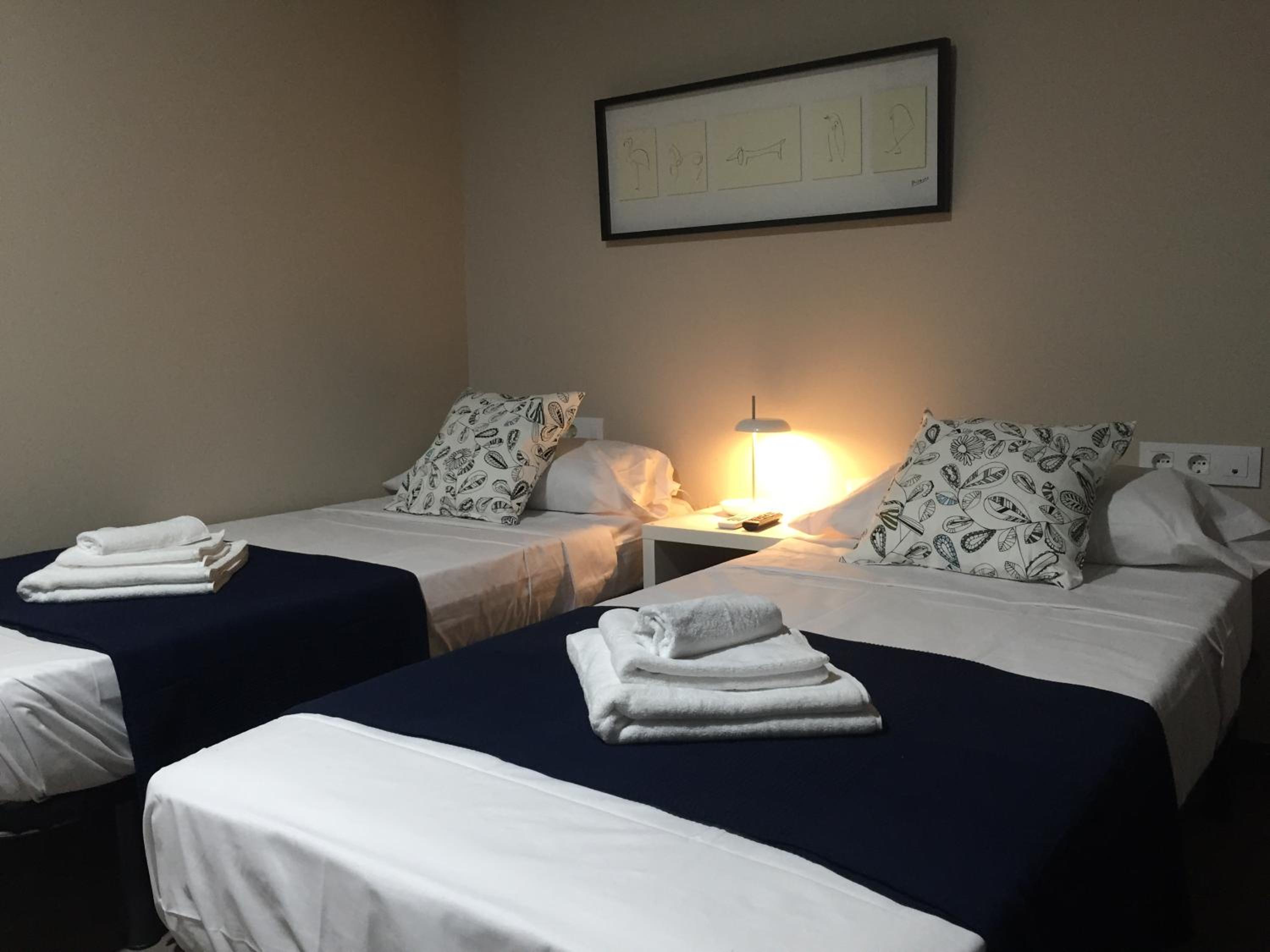 Triple Room with Private Bathroom photo 3