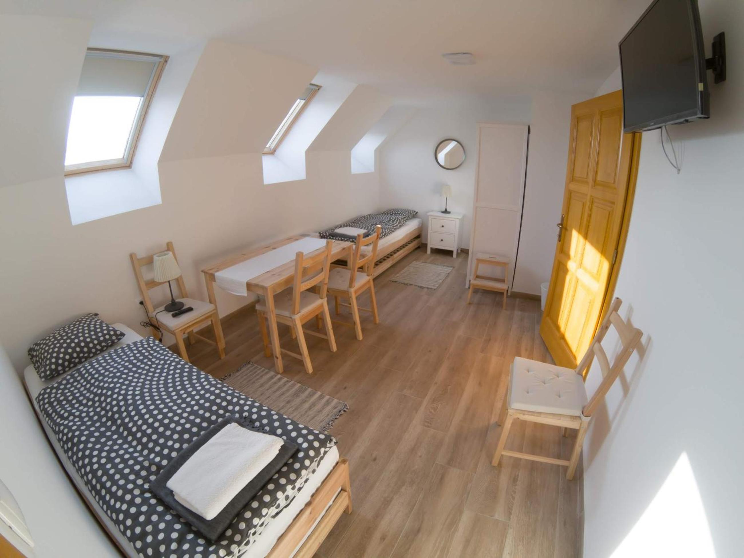 One-Bedroom Apartment photo 1