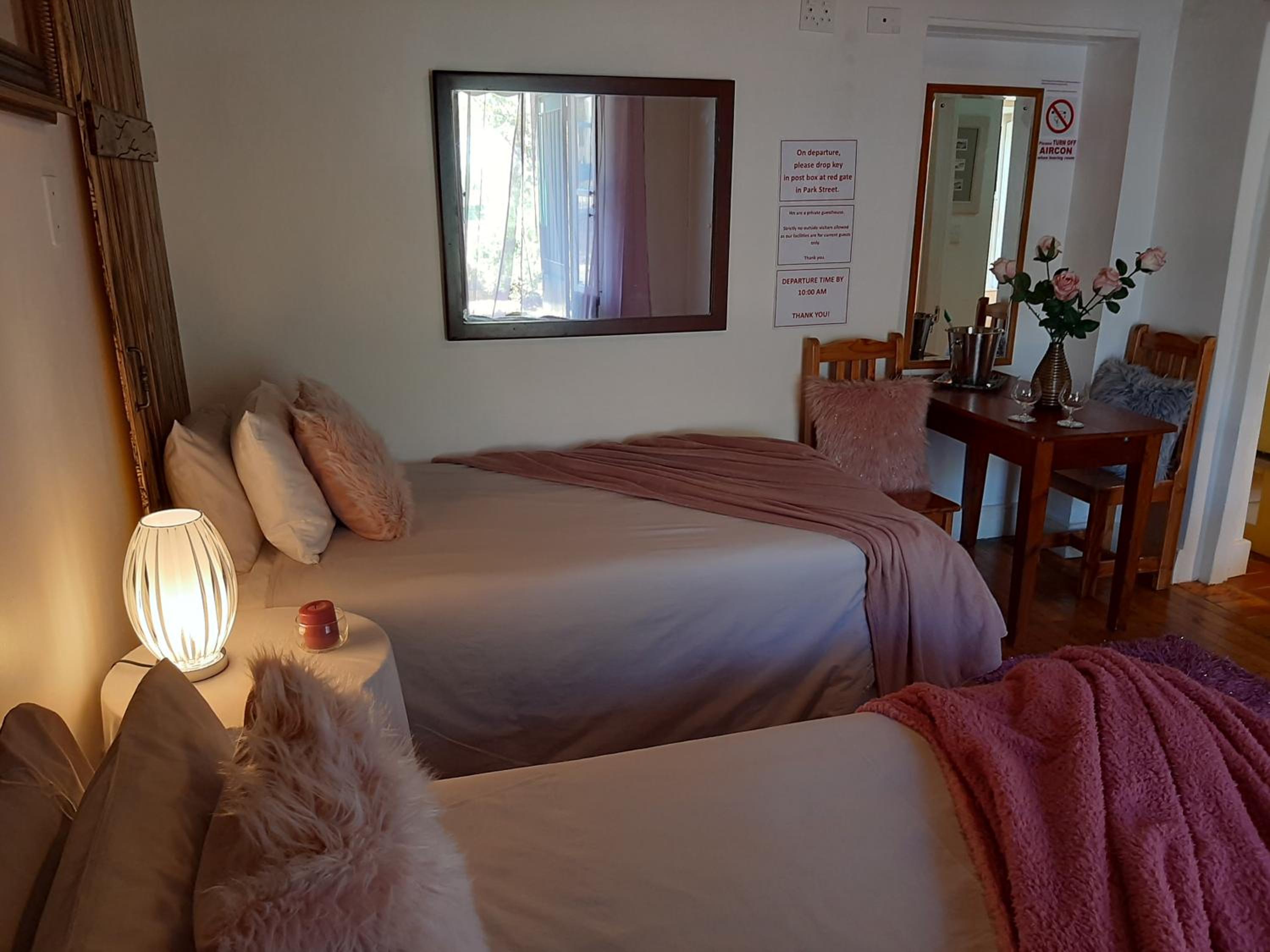 Standard Twin Room - Photo 1