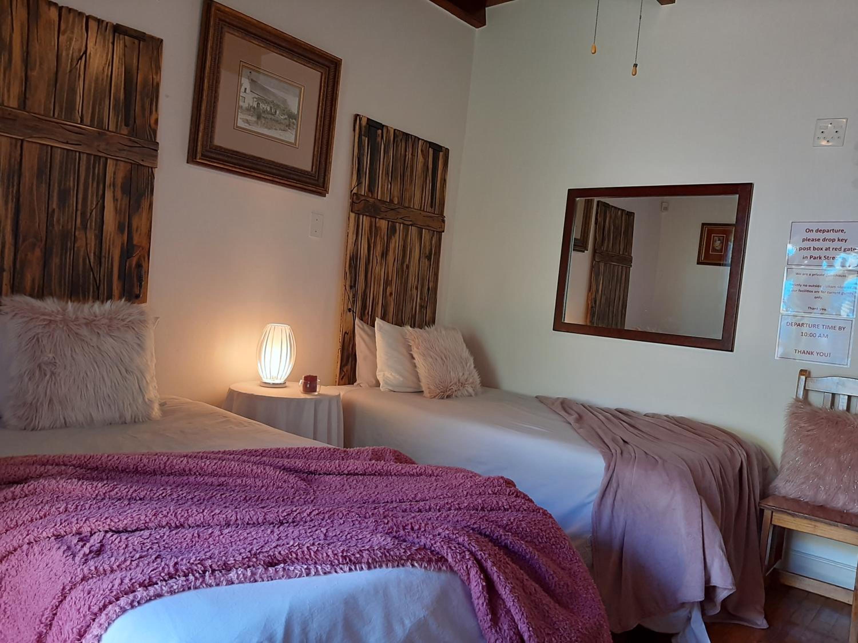 Standard Twin Room - Photo 26