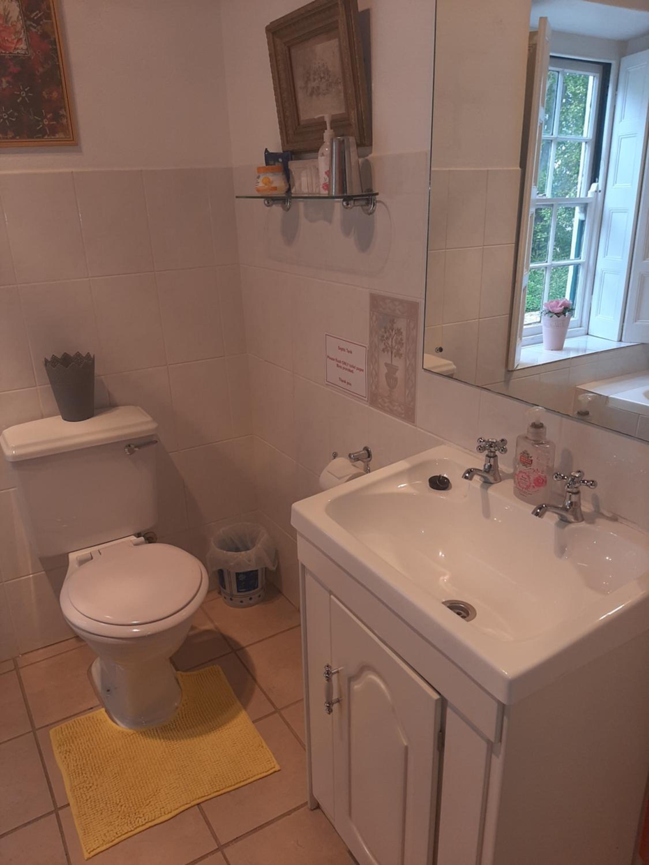 Standard Twin Room - Photo 32