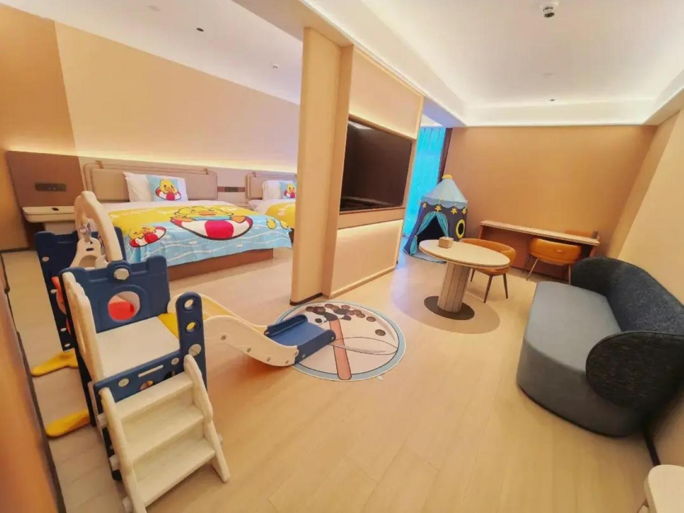 Deluxe Suite photo 1